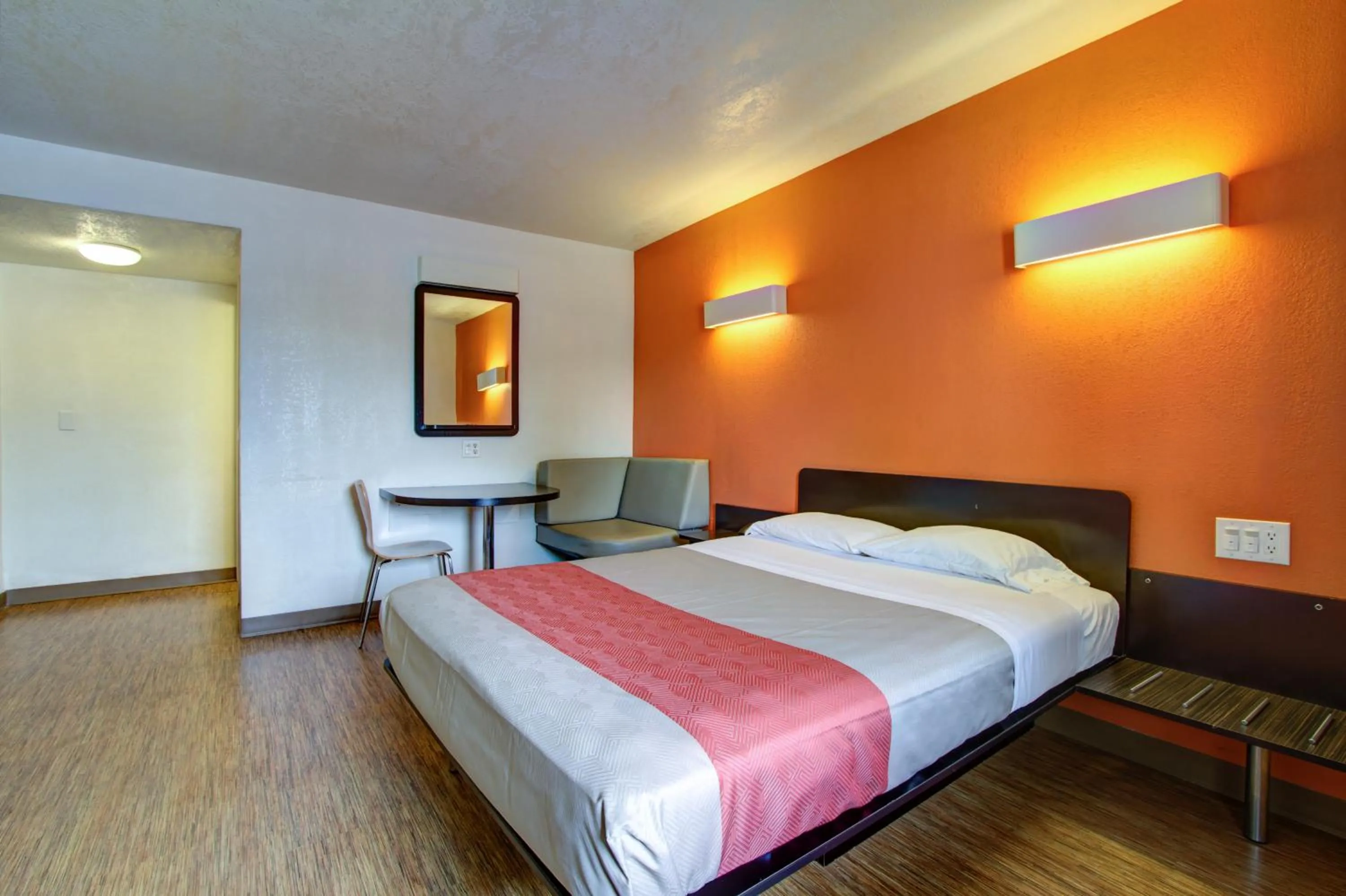 Bedroom, Bed in Motel 6-Richfield, OH