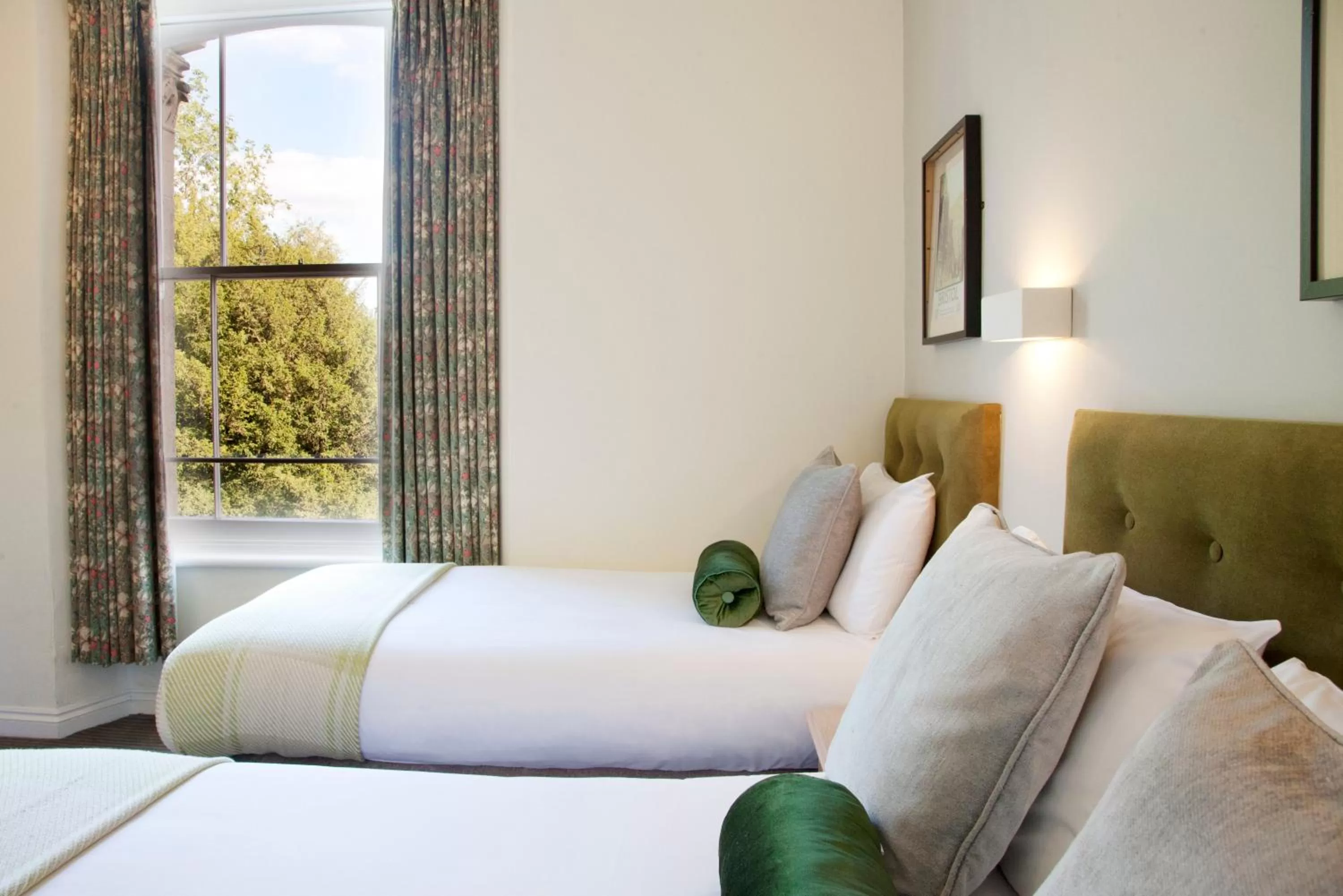 Bed in Victoria Square Hotel Clifton Village