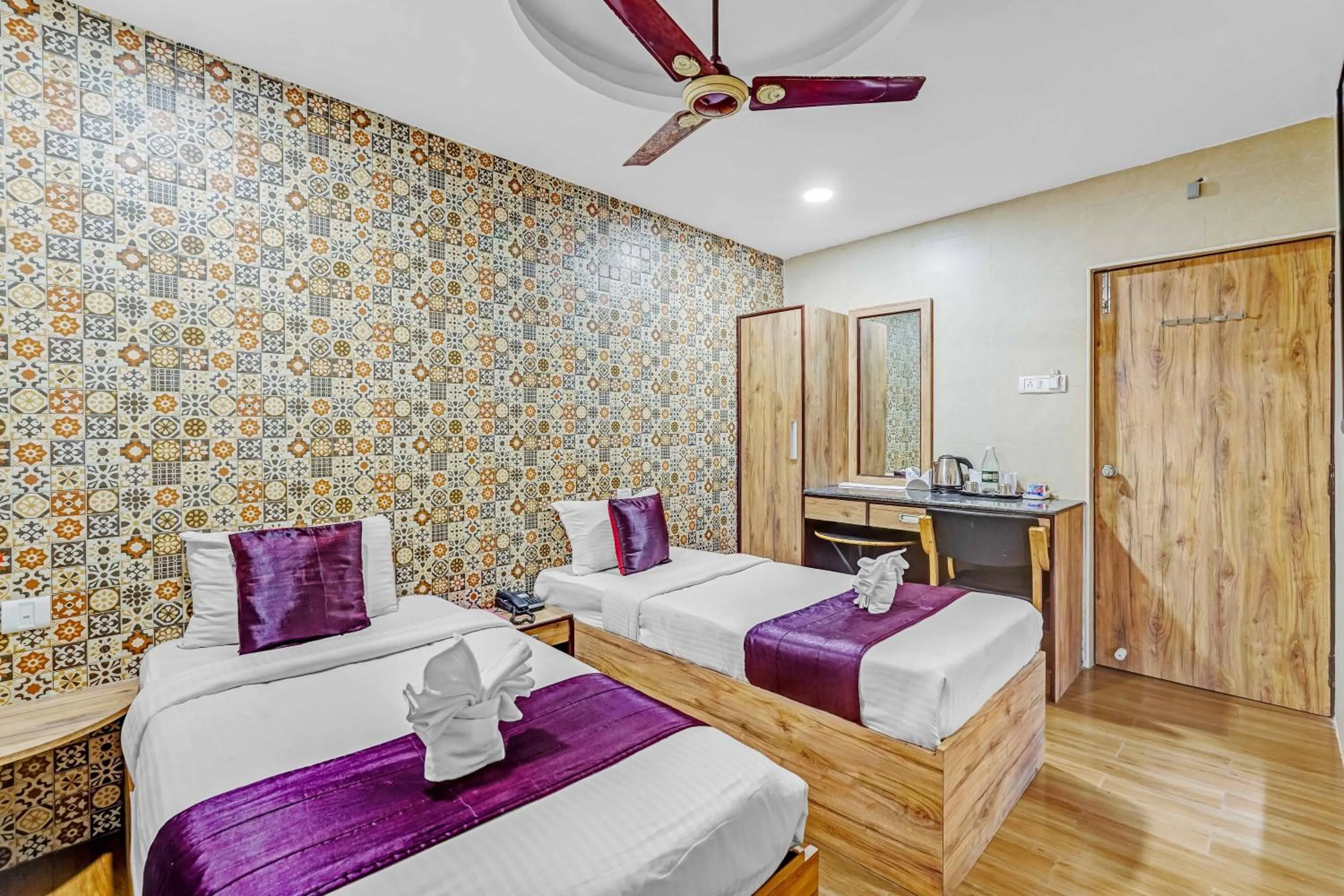 Property building, Bed in Season 4 Residences - Teynampet Near Apollo Hospital ,Balaji Dental, US Consulate