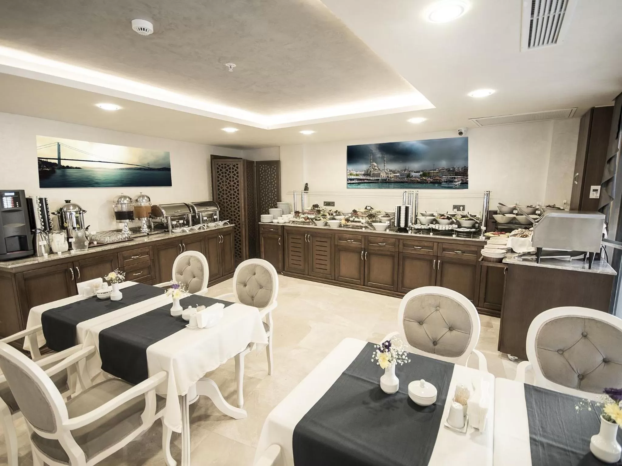 Restaurant/places to eat in Antusa Palace Hotel & Spa