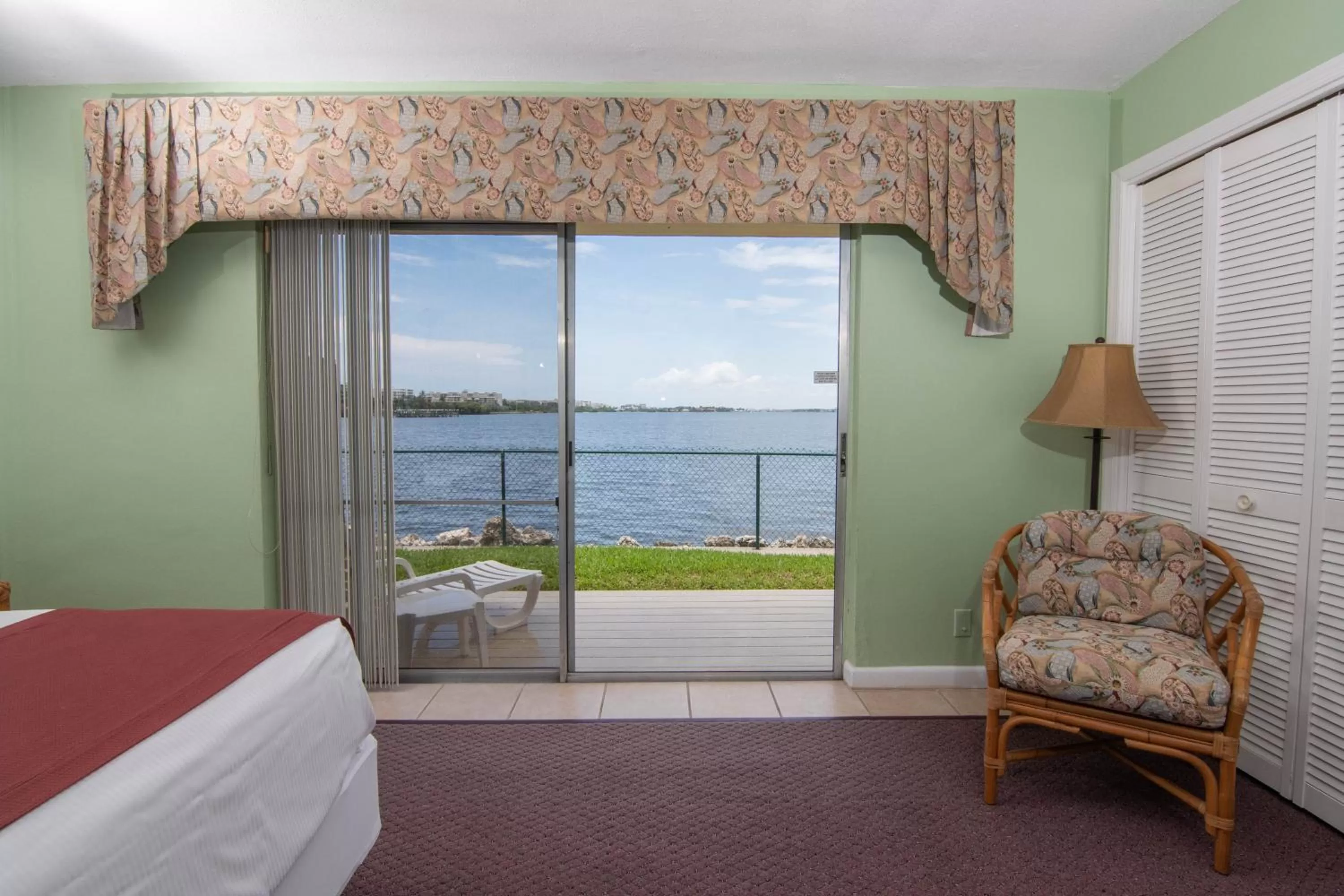 Palm Beach Waterfront Condos - Full Kitchens!