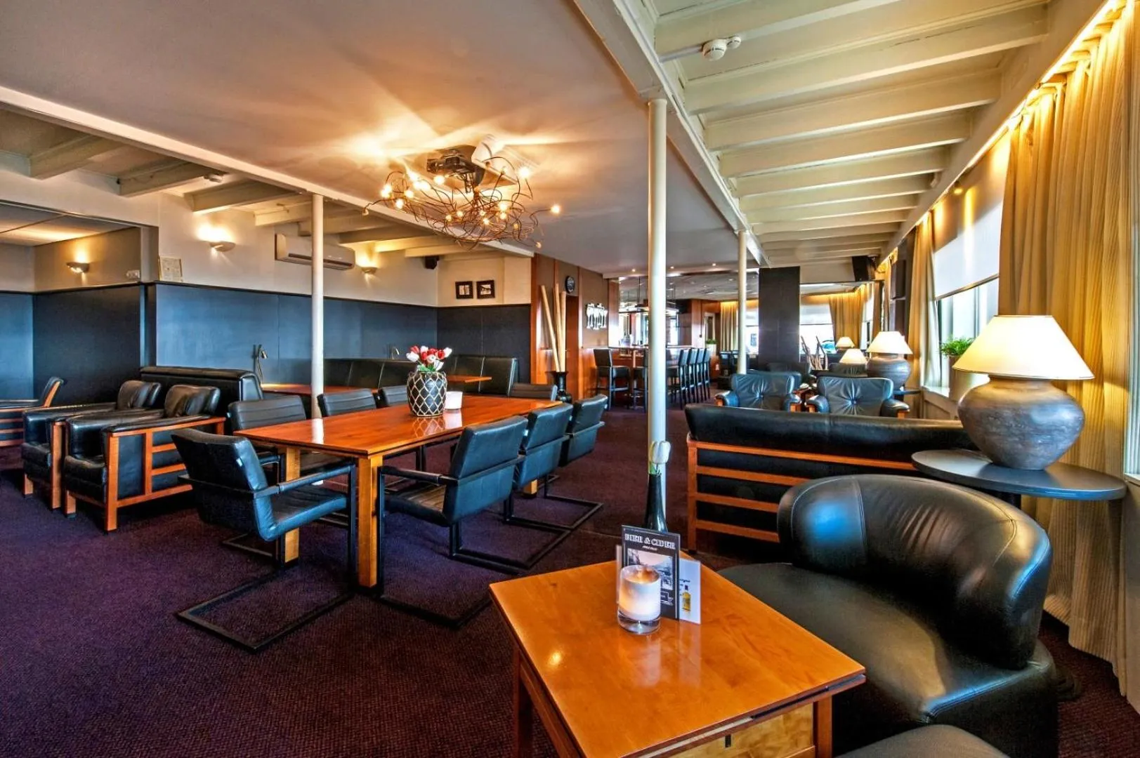 Lounge or bar in City Hotel Bergen op Zoom