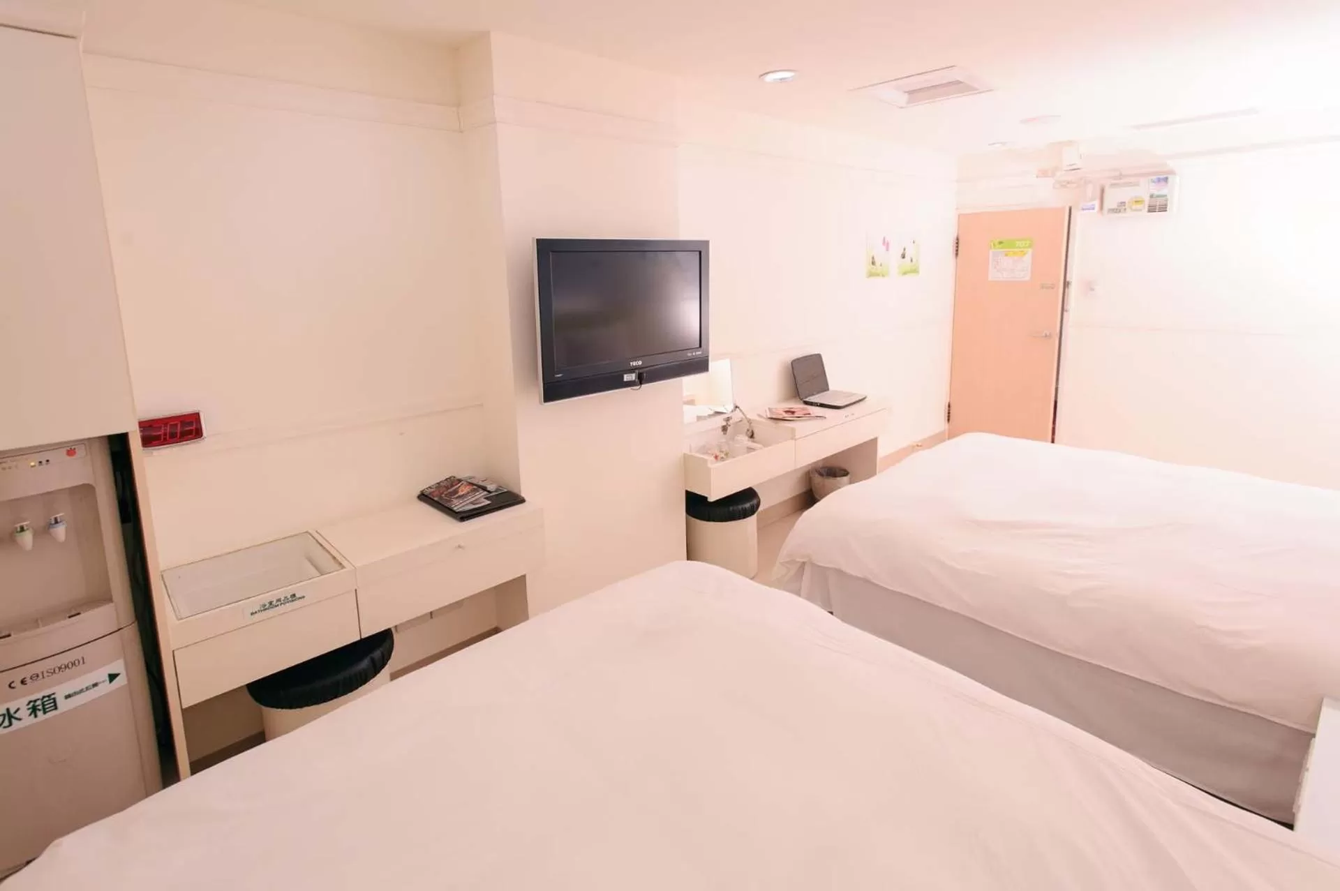 Bed in Kiwi Express Hotel - Zhong Zheng Branch