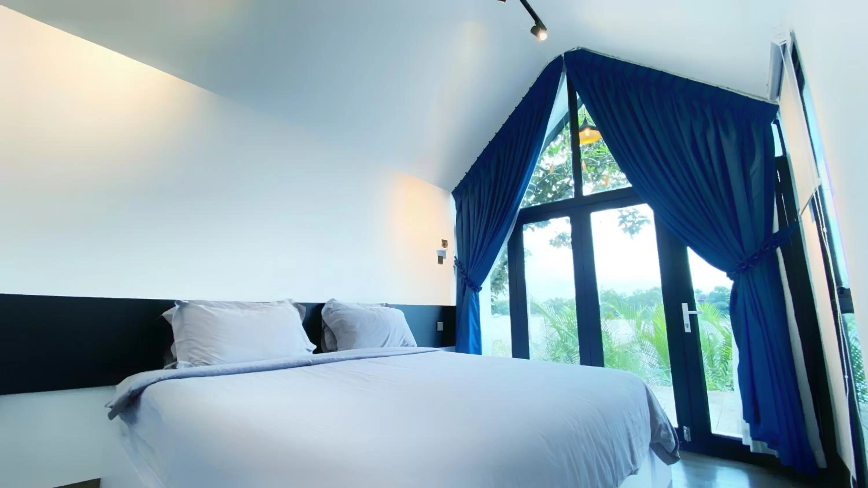 Bed in Kampot Riverfront Boutique