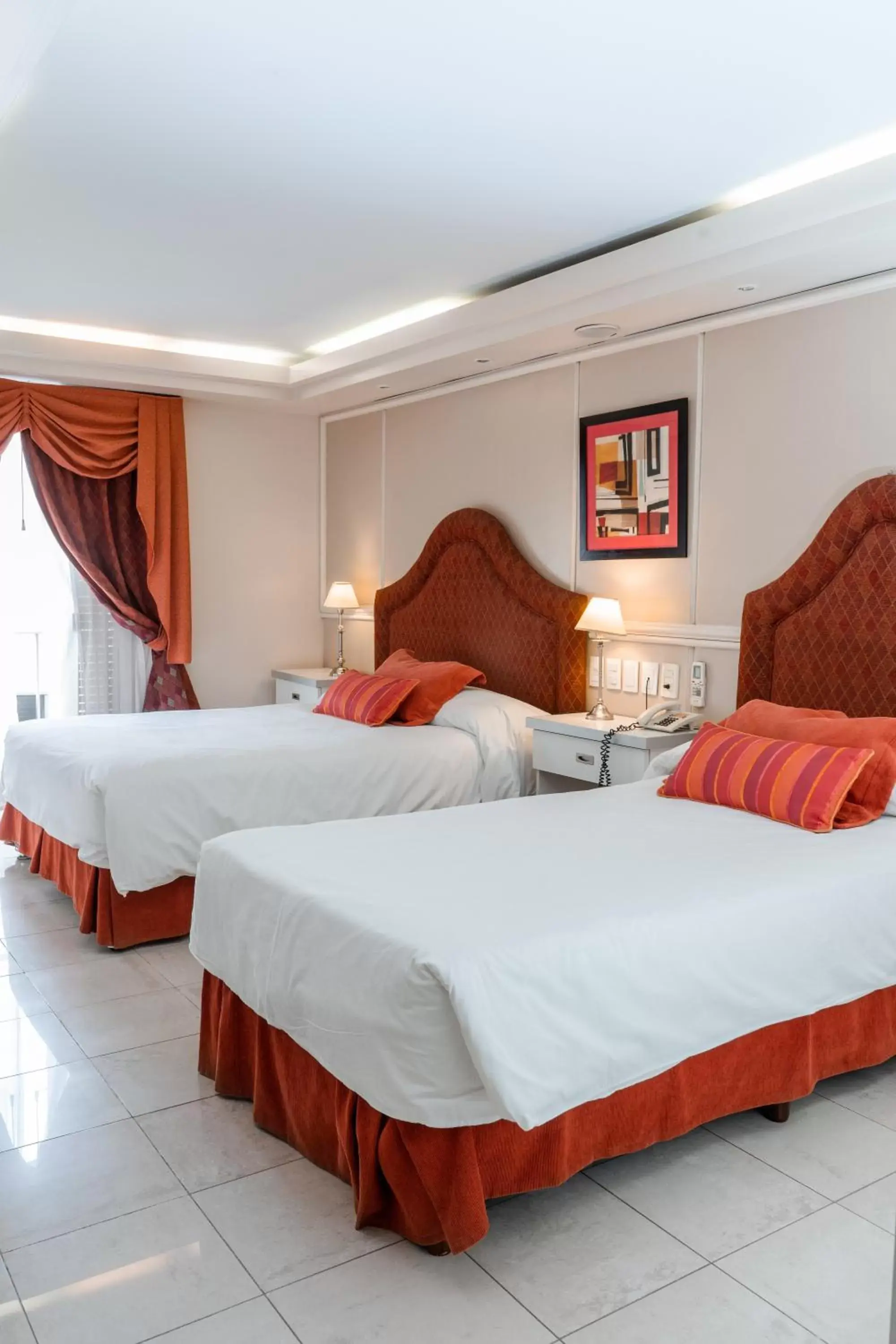 Twin Room in Hotel Metropol Twin Room in Hotel Metropol