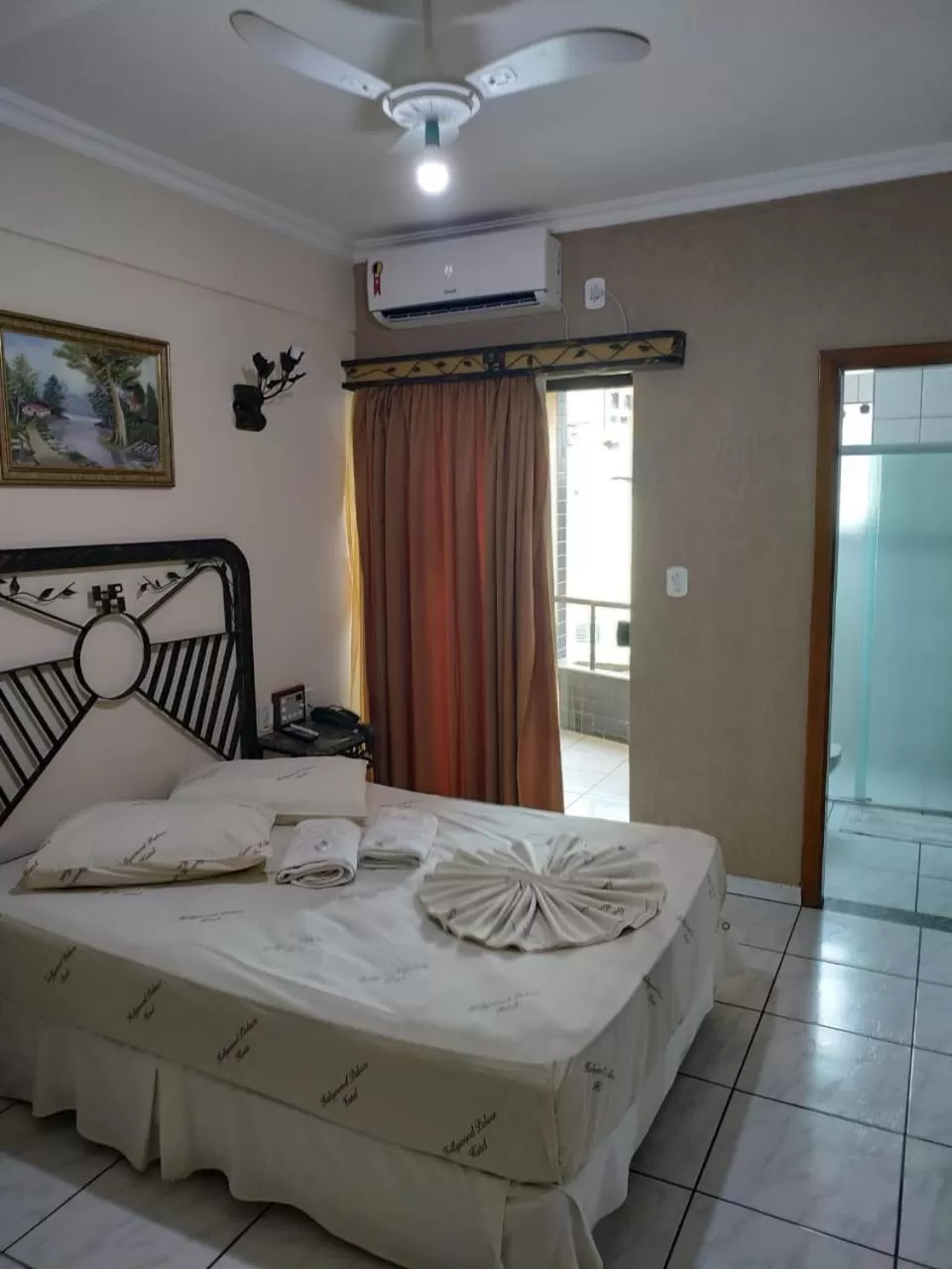 Bed in Hollywood Palace Hotel