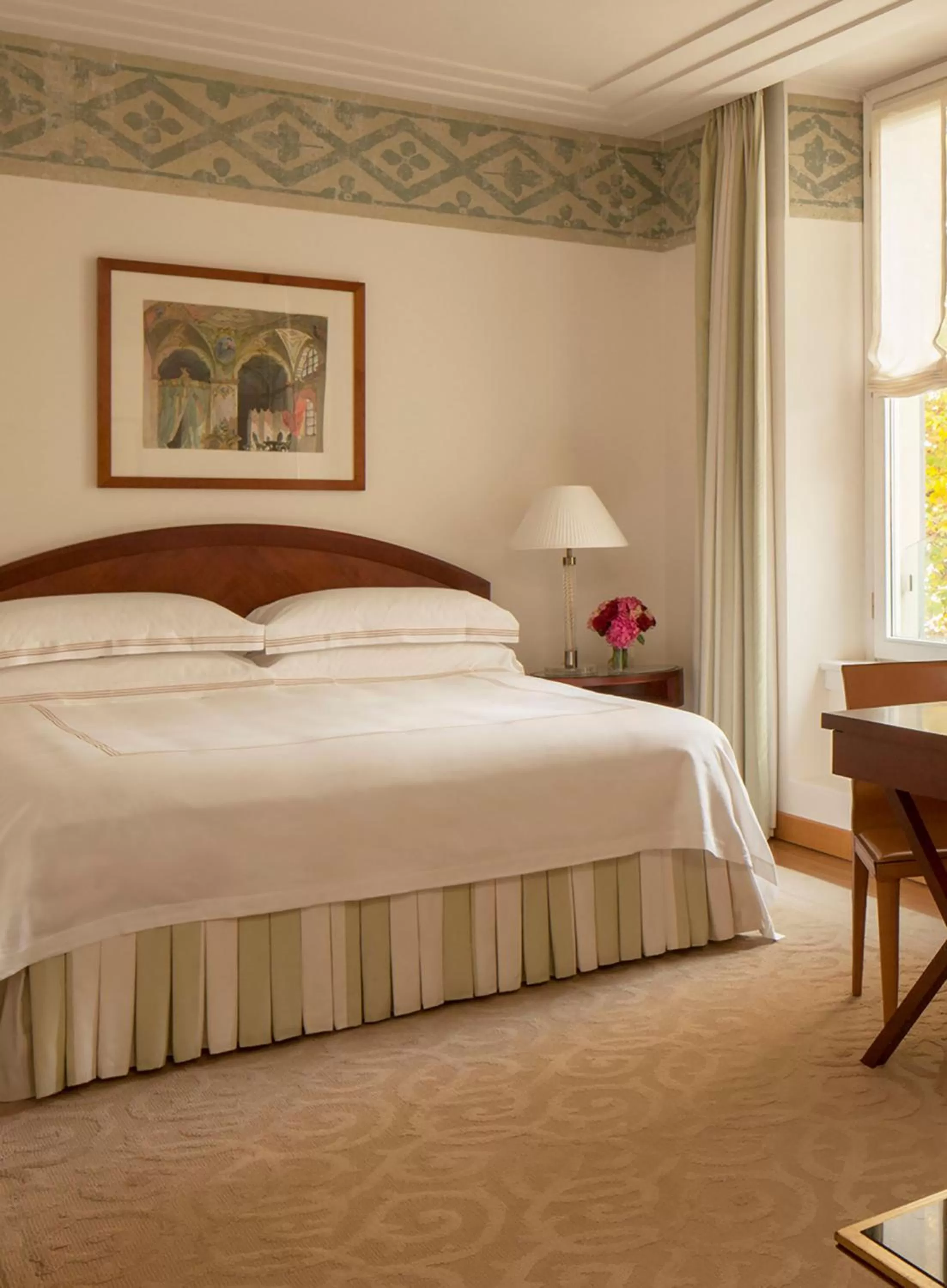 Day, Bed in Four Seasons Hotel Milano