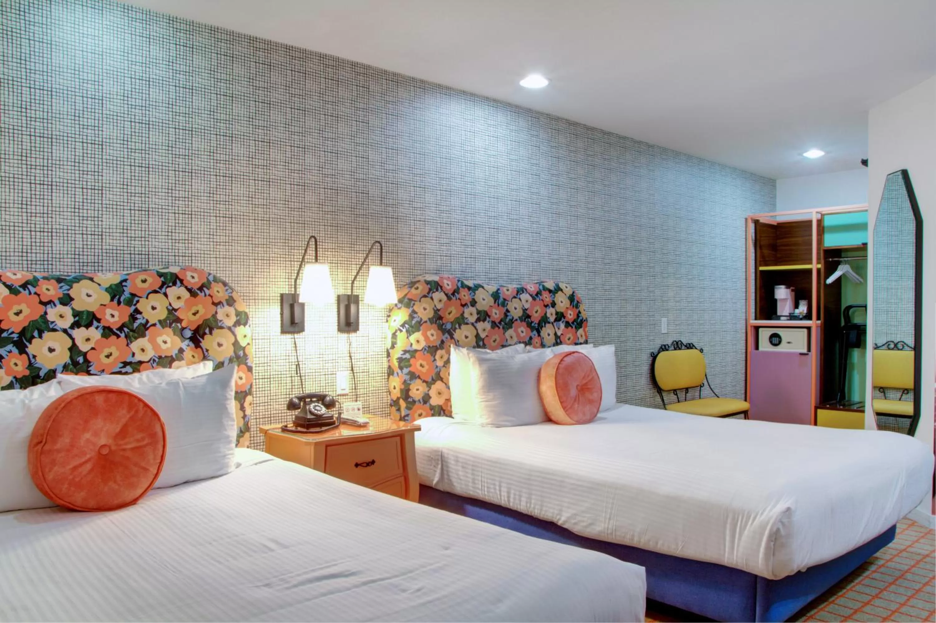 Bed in The Hollywood Franklin Hotel near Universal Studios