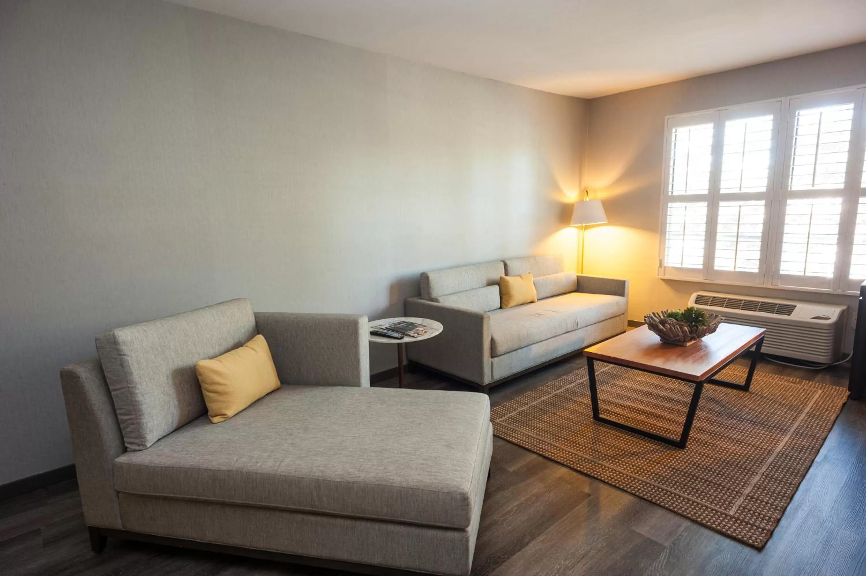 Living room, Bed in Hotel Indigo Napa Valley by IHG