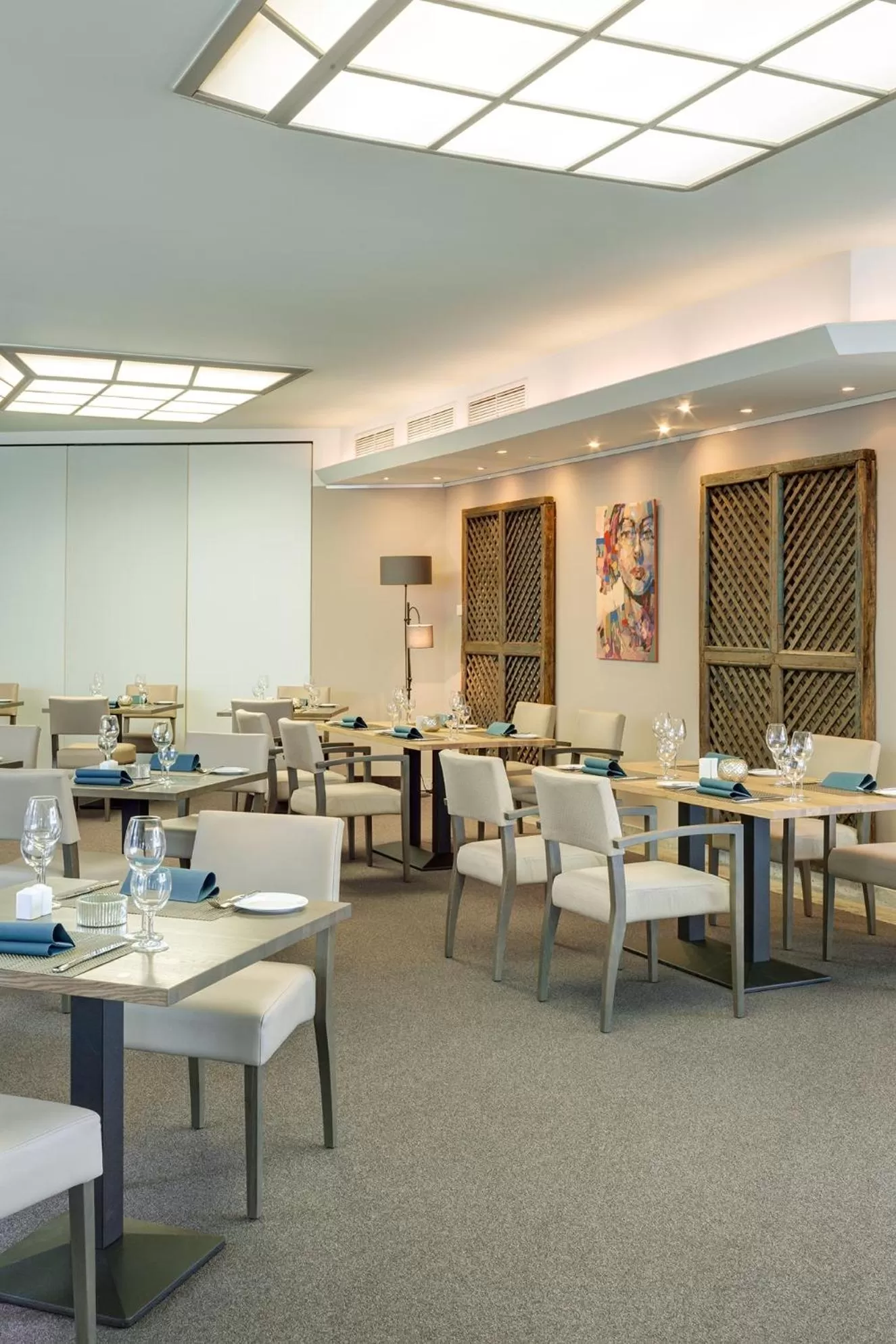 Restaurant/places to eat in Art Hotel Superior