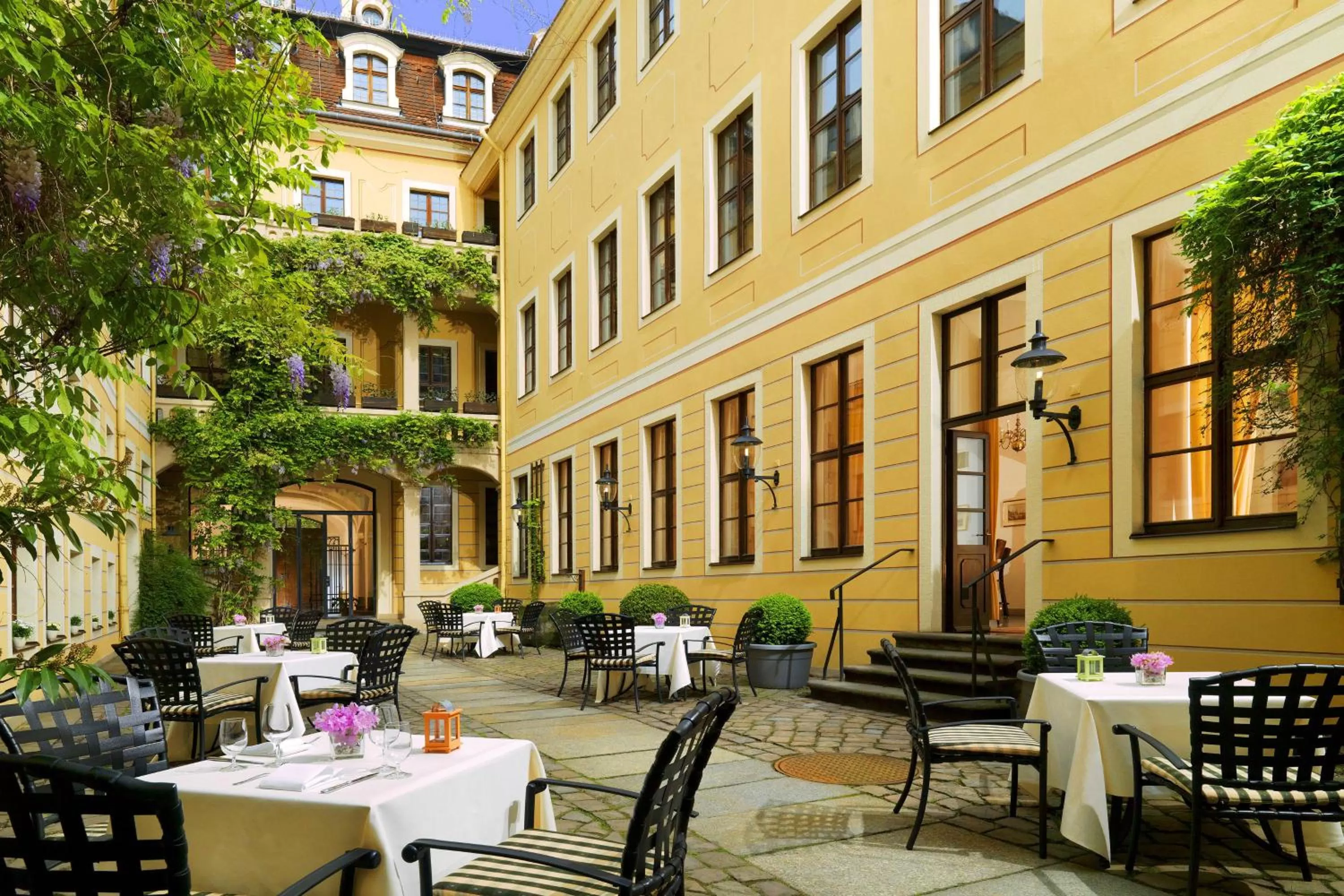 Restaurant/places to eat in Bilderberg Bellevue Hotel Dresden