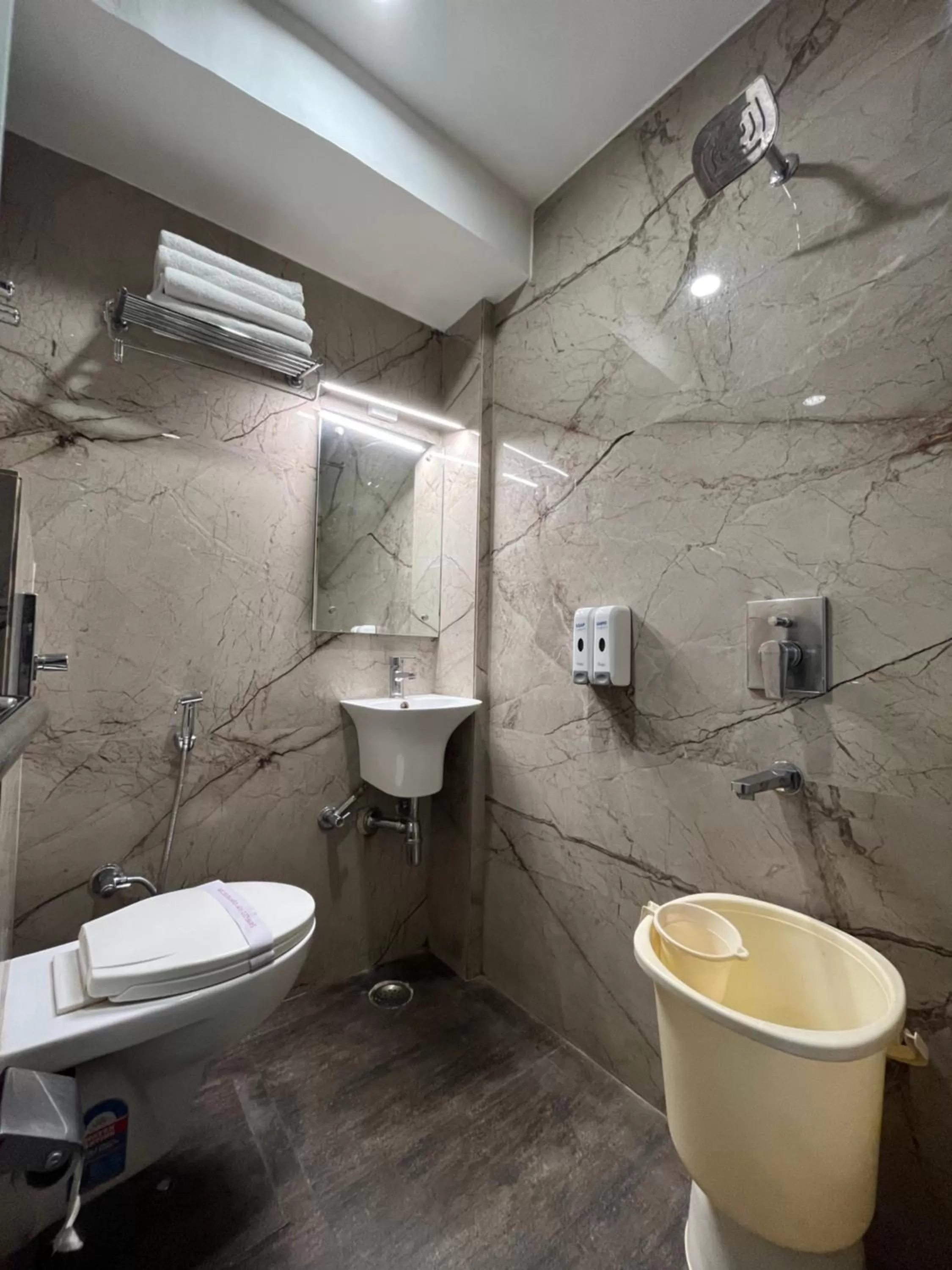 Bathroom in Hotel Moti Palace