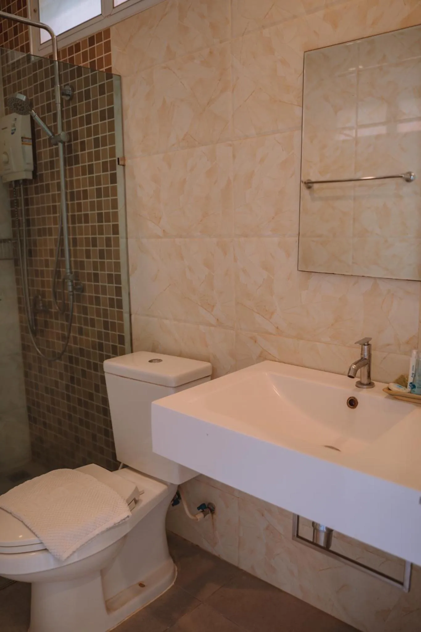 Bathroom in Chaolao Tosang Beach Hotel