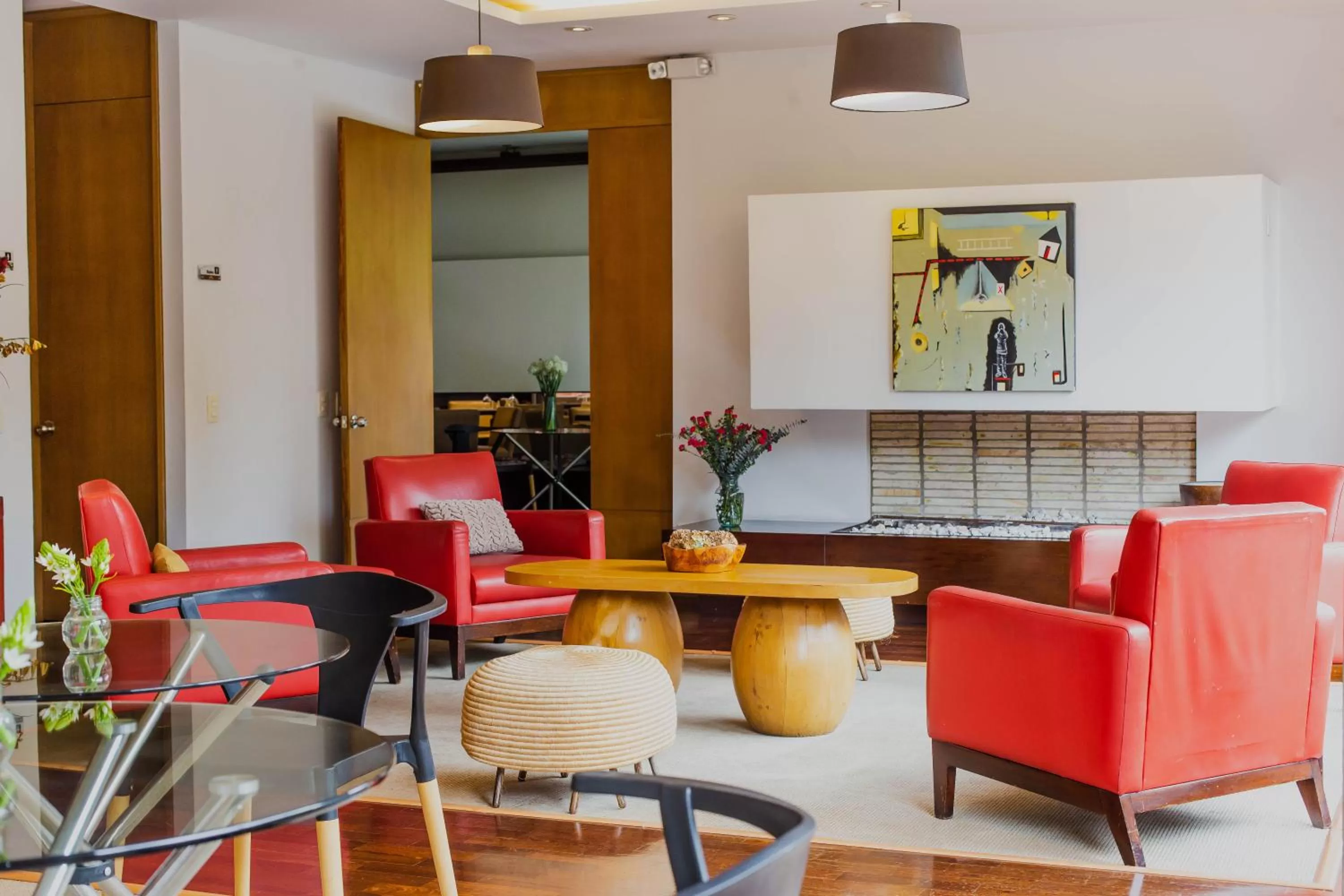 Library in Faranda Collection Bogota, a member of Radisson Individuals