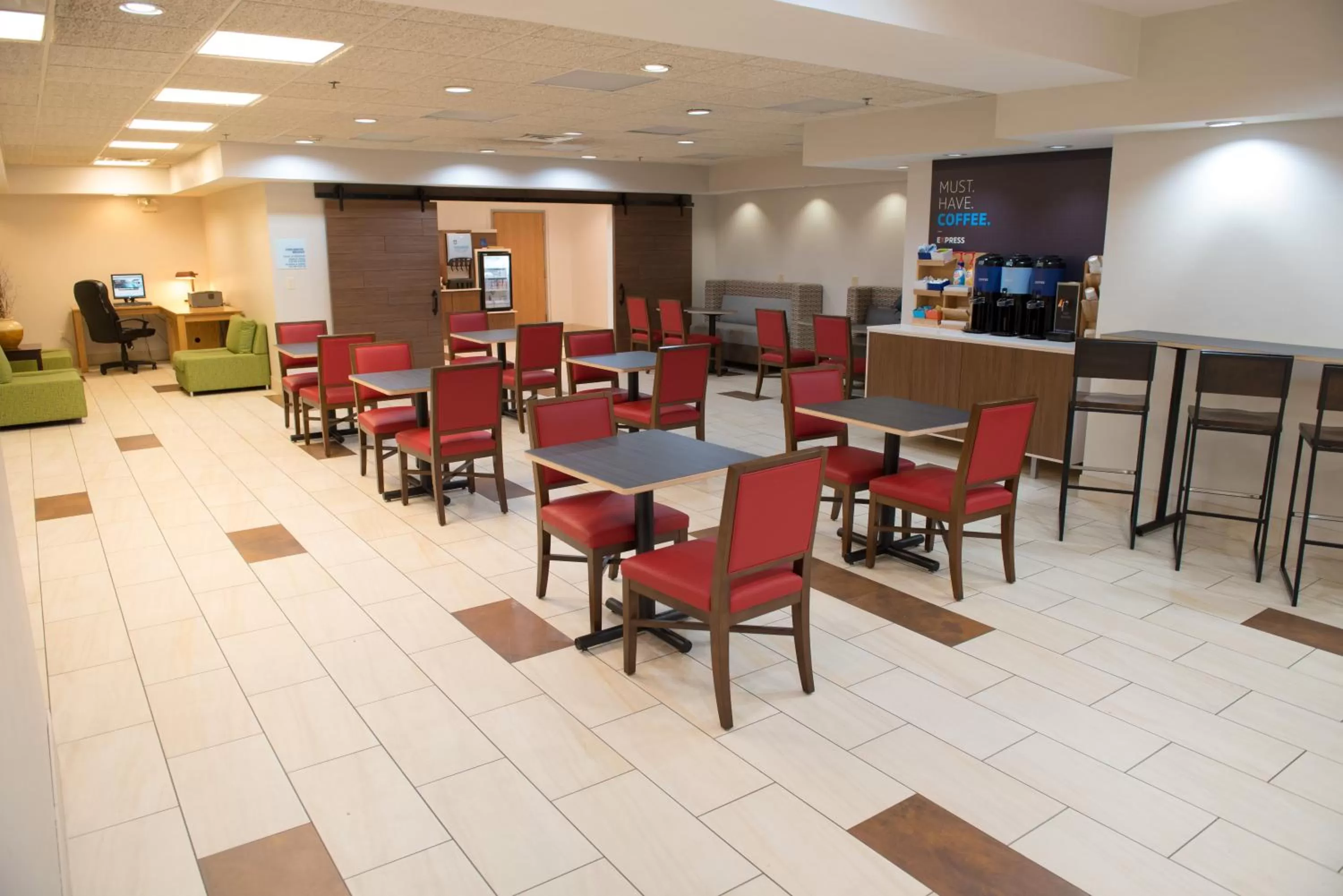 Breakfast in Holiday Inn Express Hotel & Suites Elkhart-South by IHG