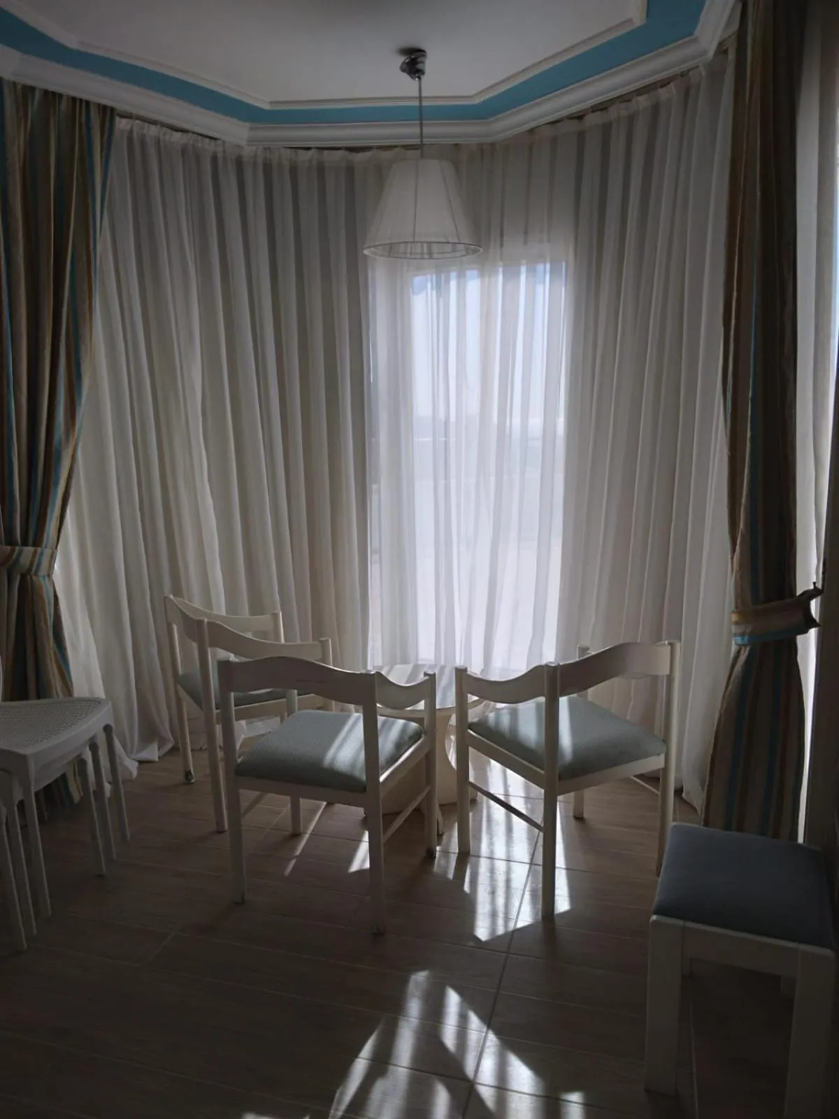 Living room in Cender Hotel