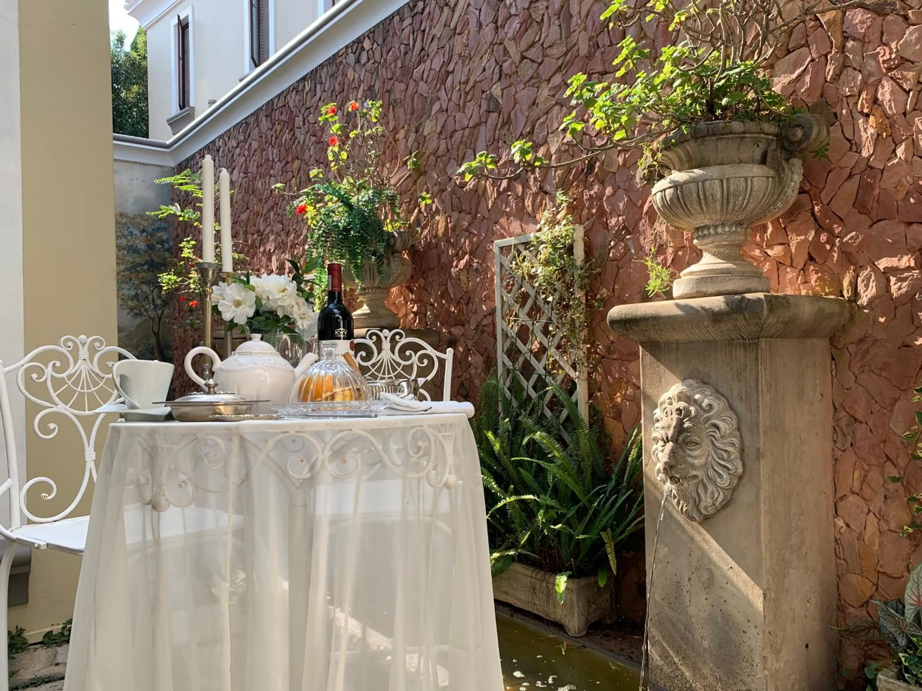 Patio in Villa Lugano Guesthouse