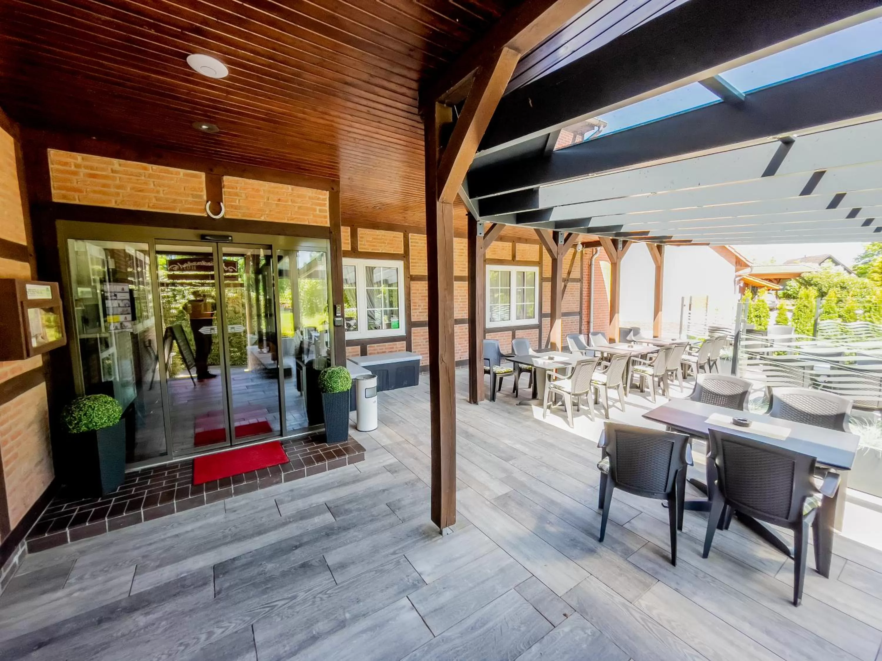 Restaurant/places to eat in Hotel Schnehagen