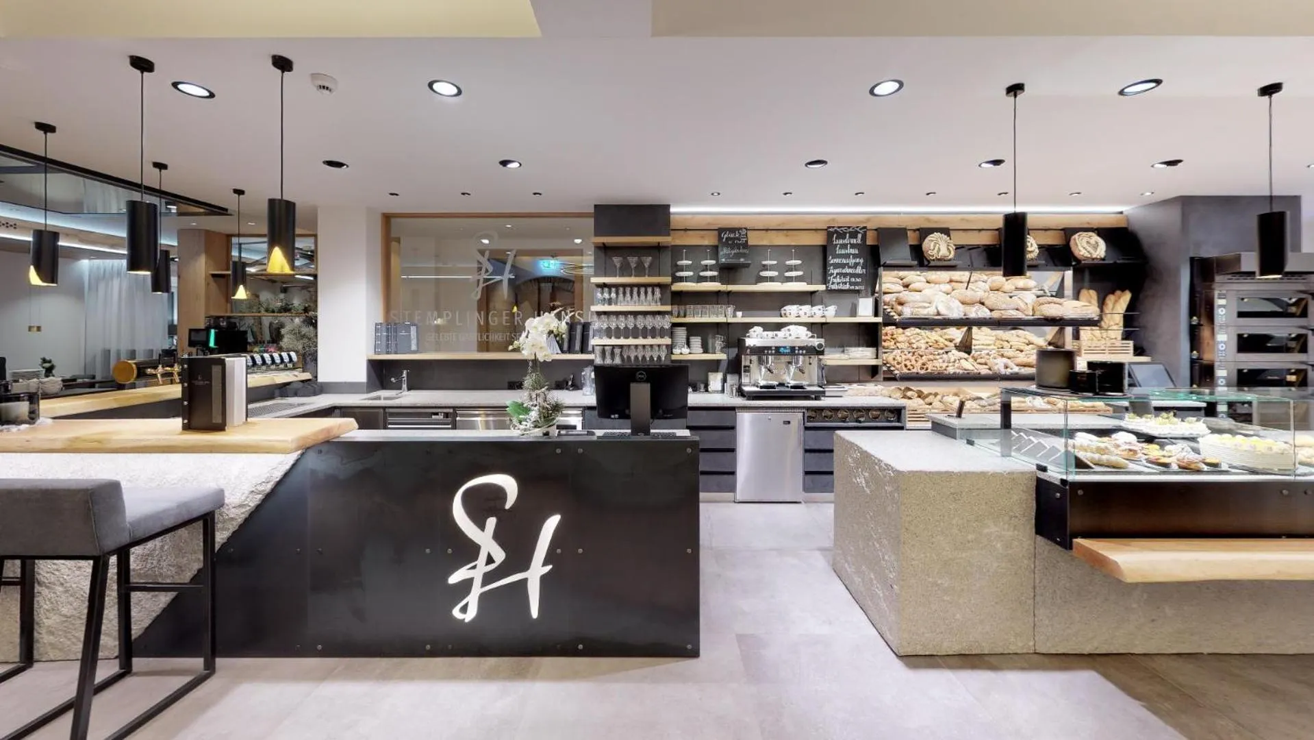 Restaurant/places to eat in Hotel Zum Stemplinger Hansl