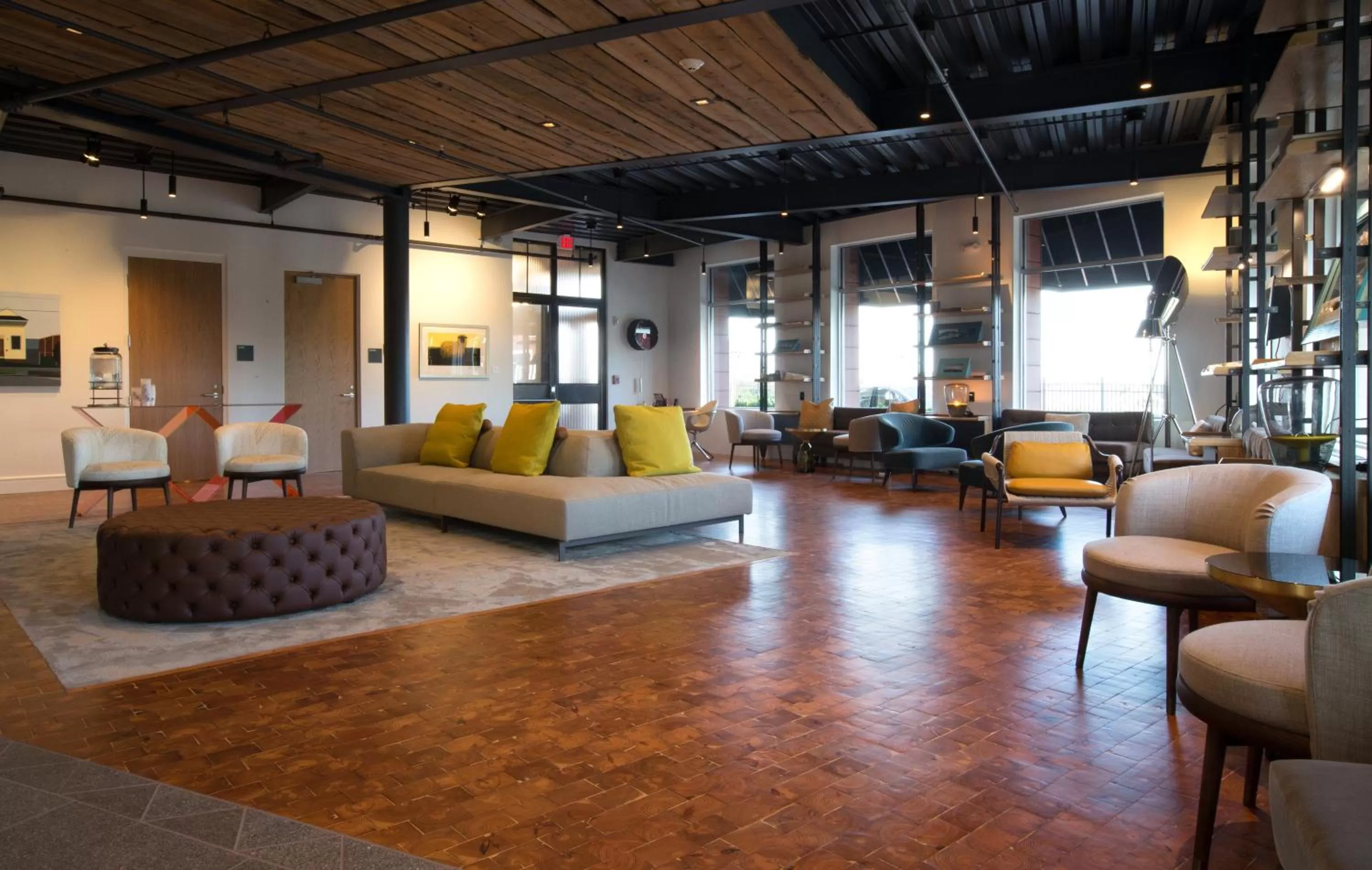 Communal lounge/ TV room, Lounge/Bar in 250 Main Hotel