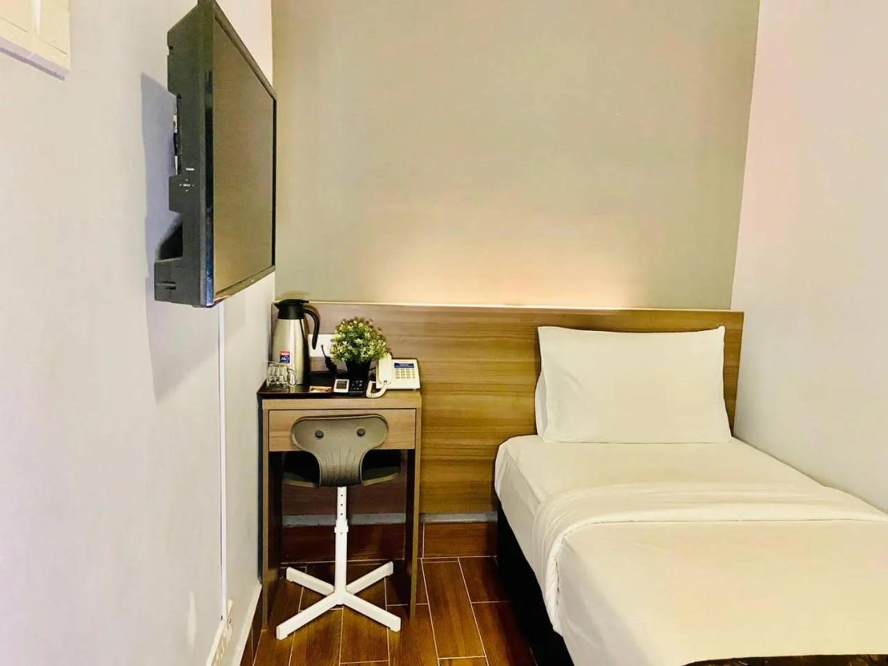 Seating area, Bed in Asia Like Boutique Hotel