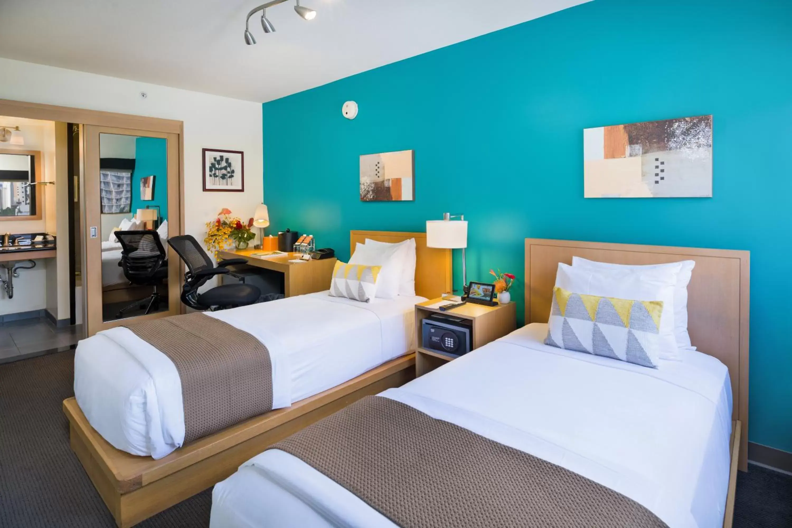 Standard Twin Room in VIVE Hotel Waikiki Standard Twin Room in VIVE Hotel Waikiki