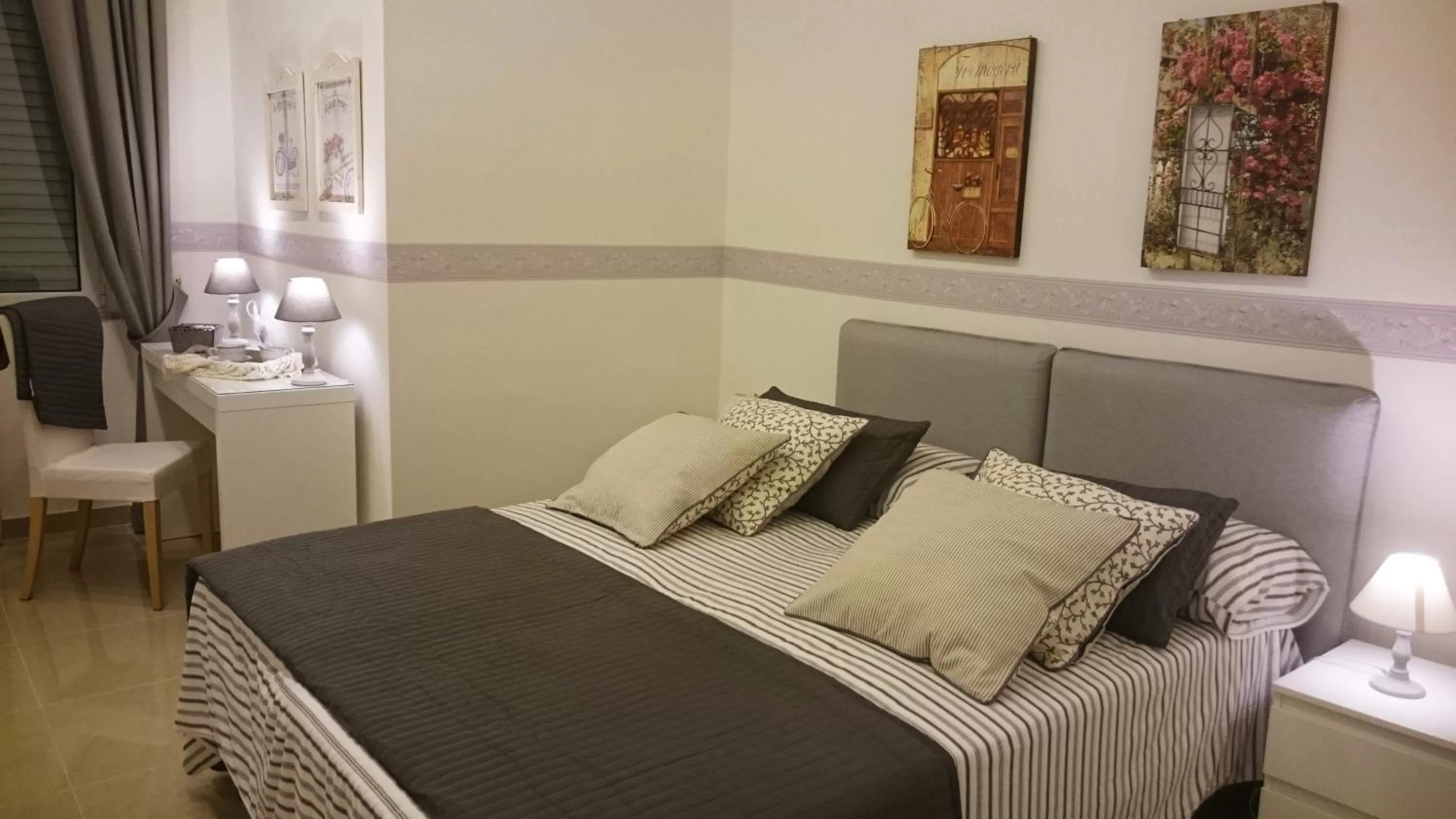 Photo of the whole room, Bed in Guantai 30