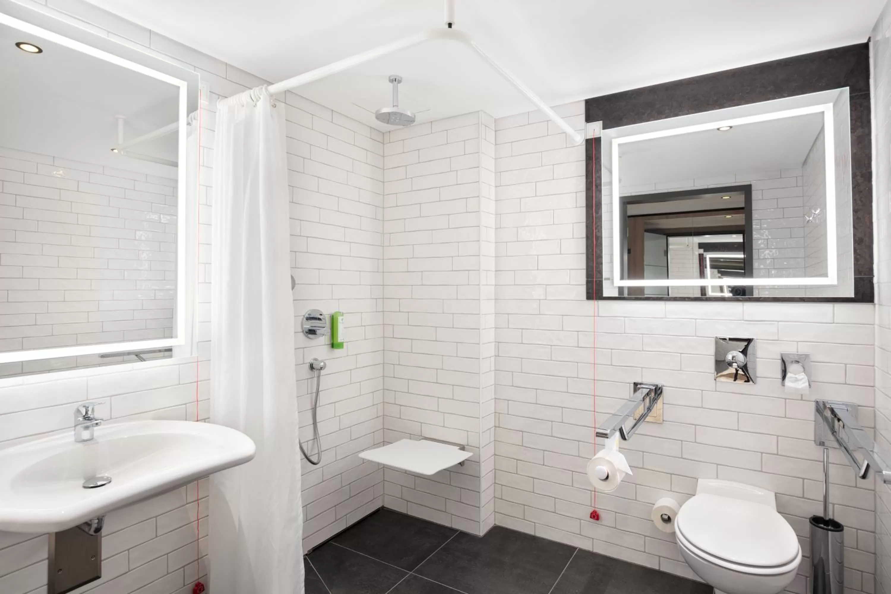 Bathroom in Holiday Inn - Osnabrück by IHG