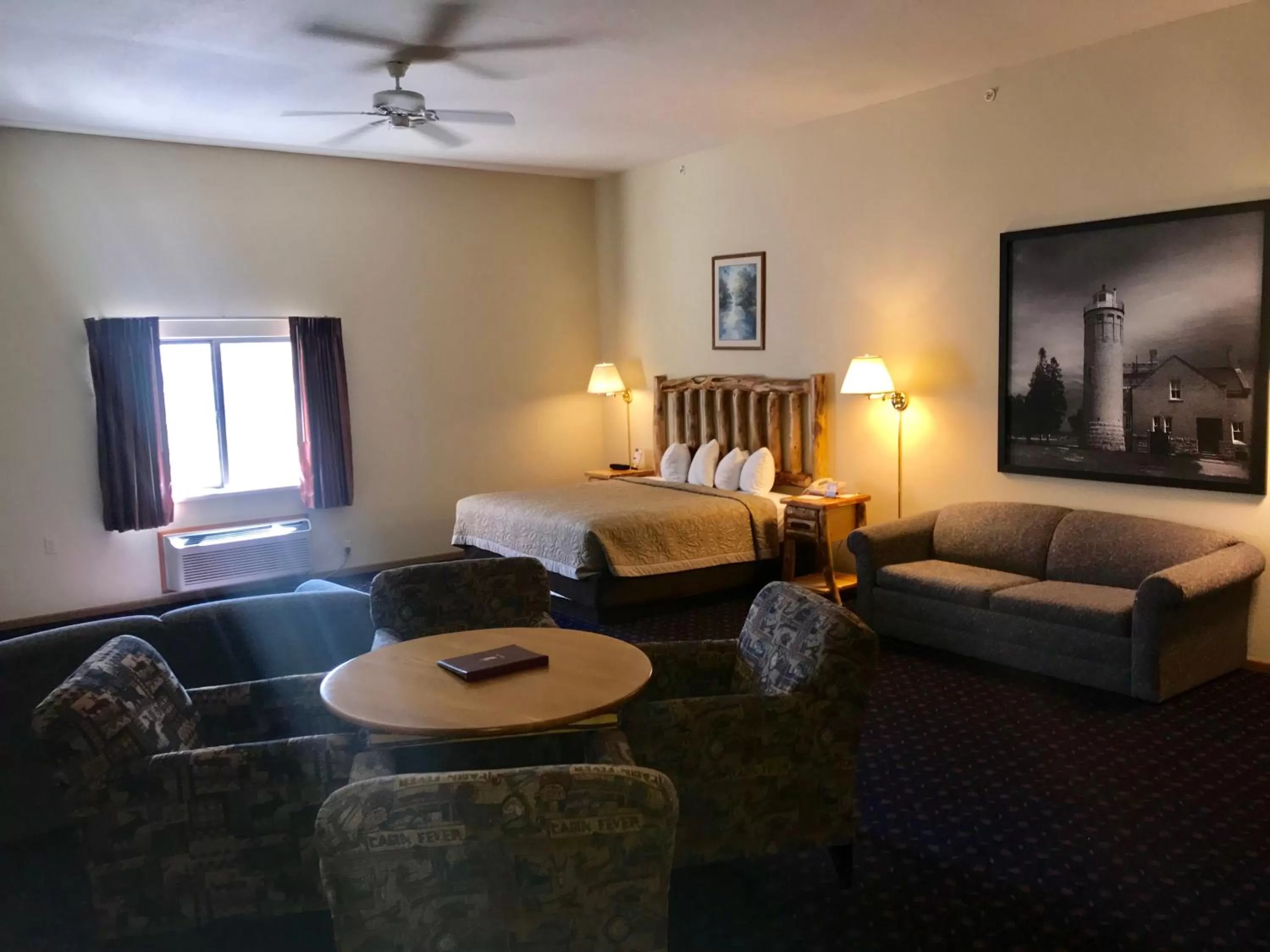 Photo of the whole room in Super 8 by Wyndham Bridgeview of Mackinaw City