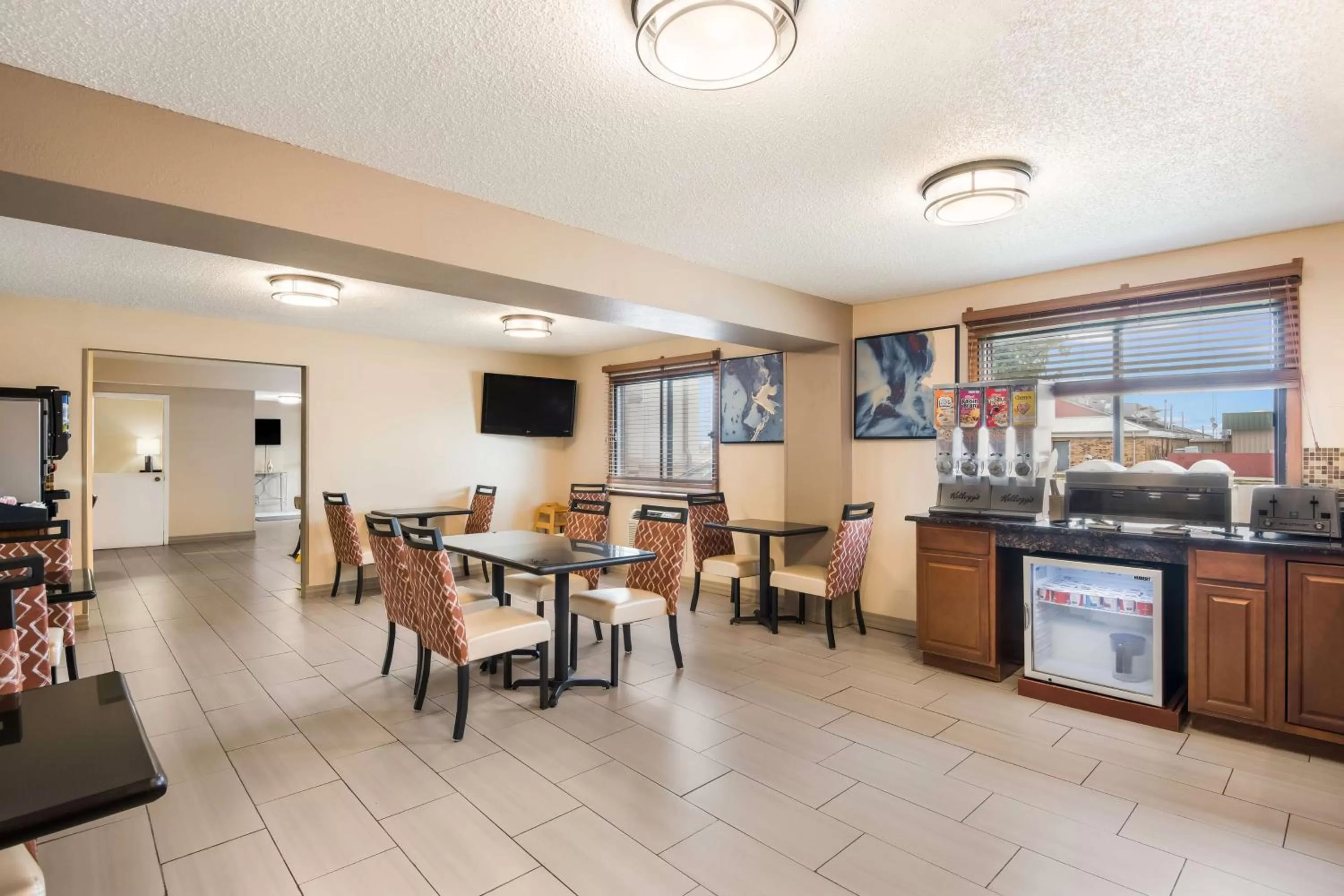 Breakfast in Best Western Mount Pleasant Inn