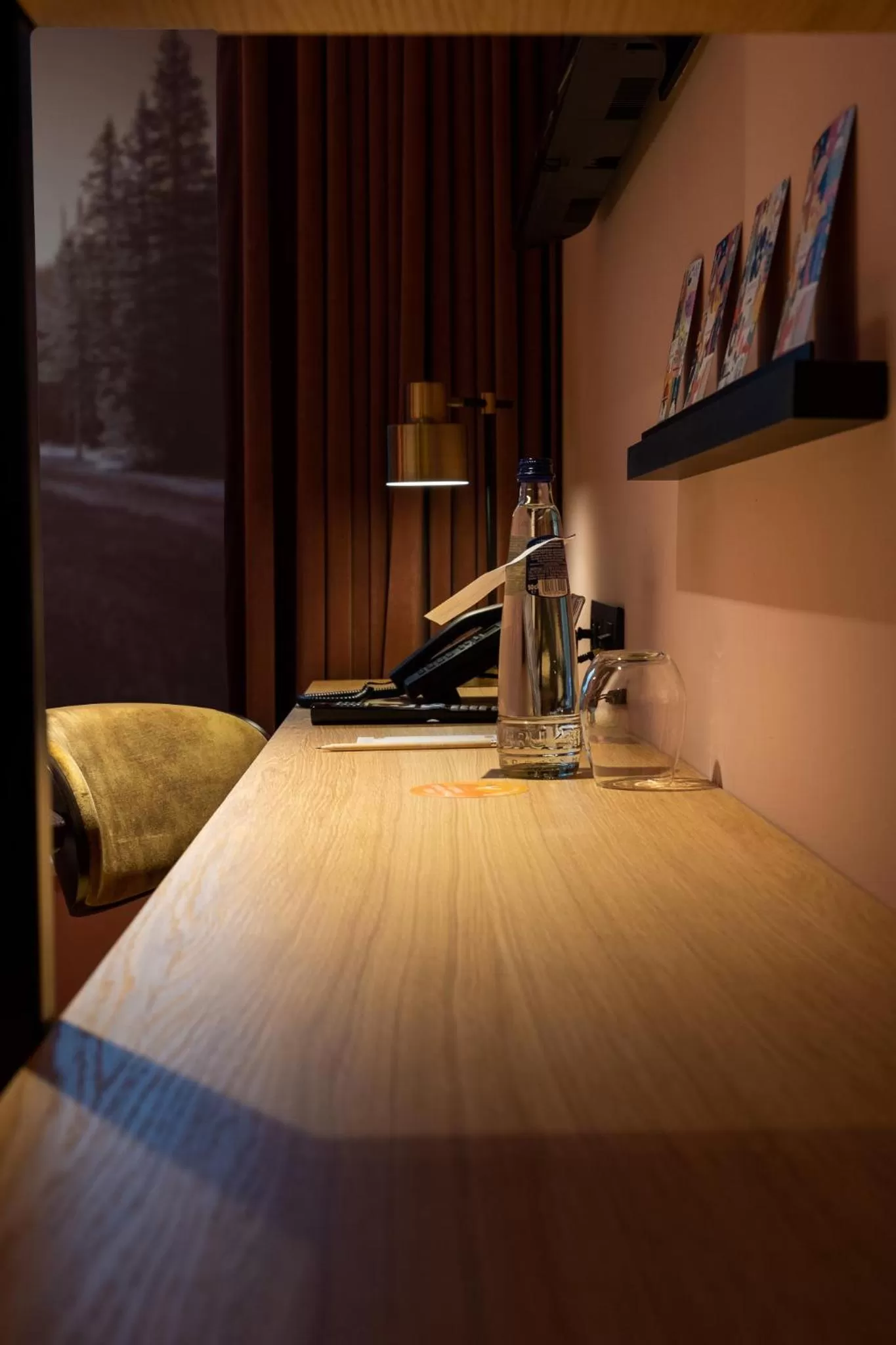 hair dresser, Bed in Mah Hotel