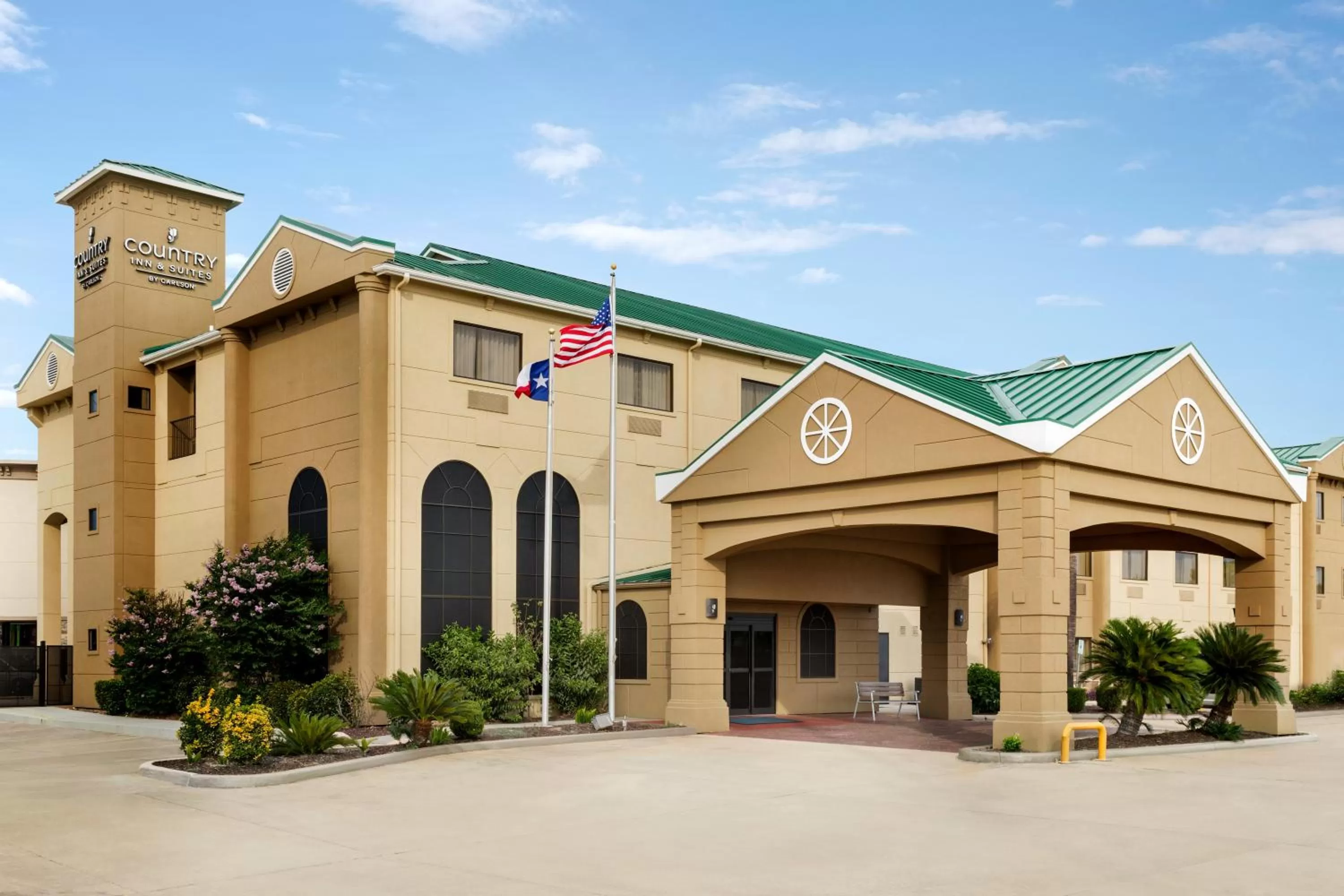 Property building in Country Inn & Suites by Radisson, Houston Northwest, TX