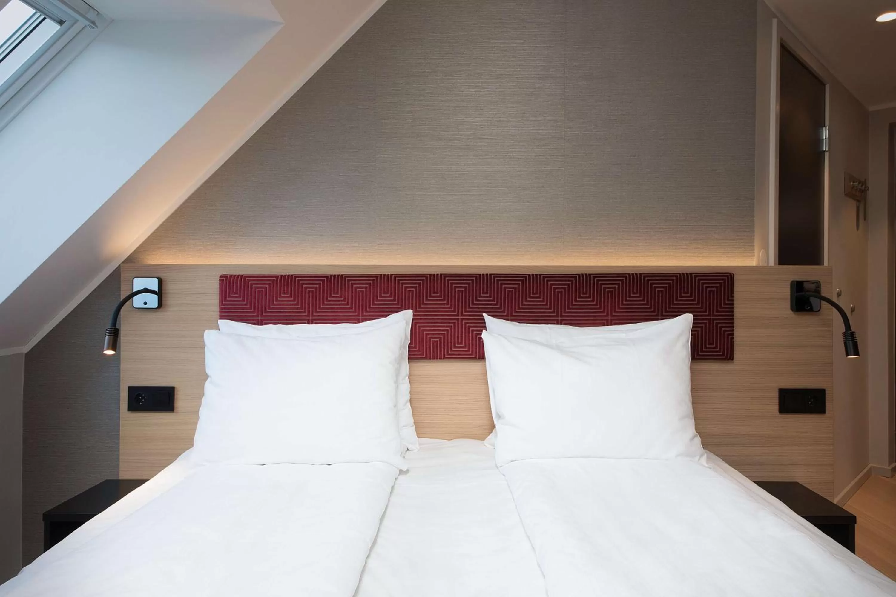 Photo of the whole room, Bed in Bergen Harbour Hotel, WorldHotels Crafted