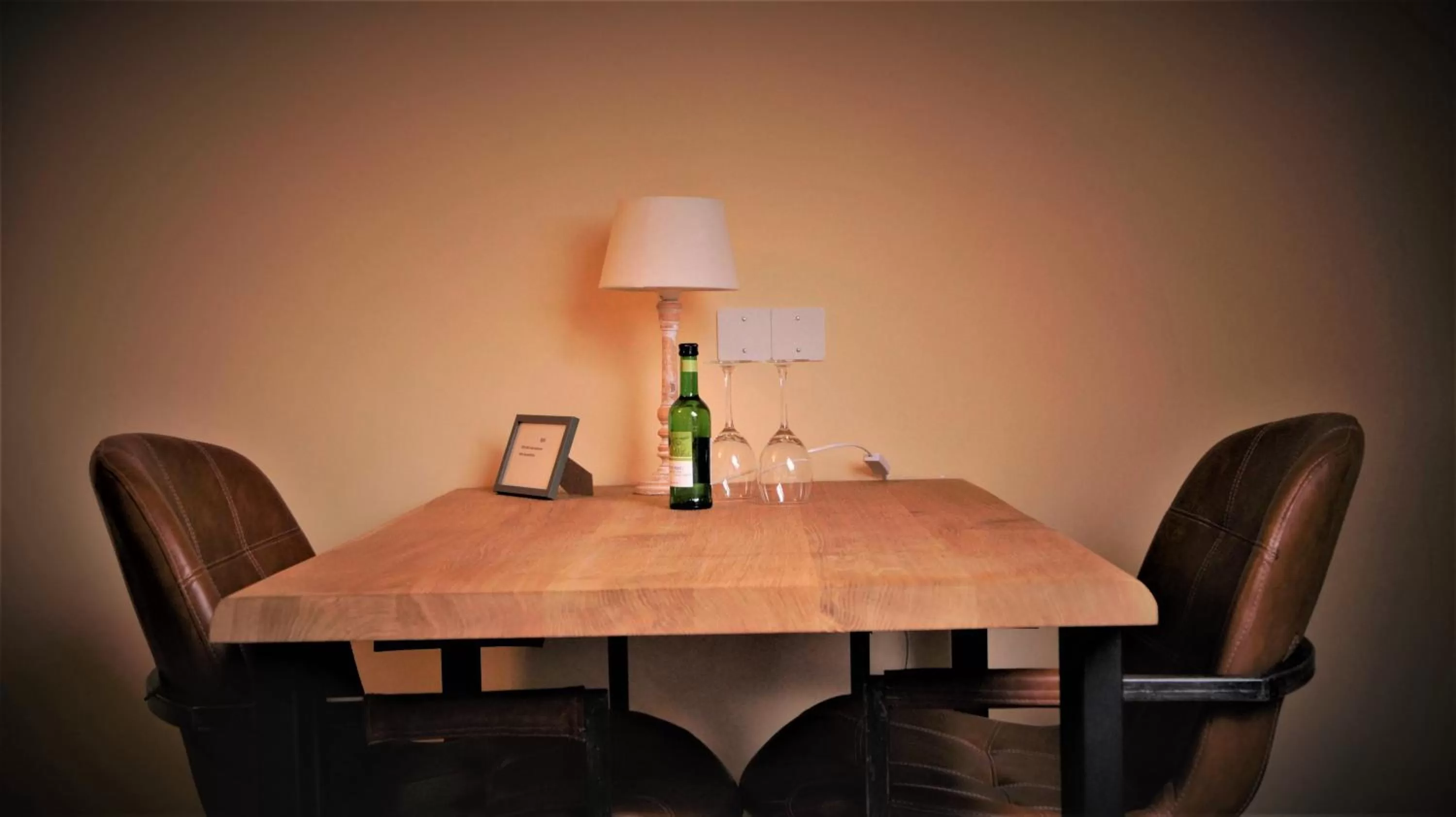 Drinks, Dining Area in B&B Johannes-Hoeve