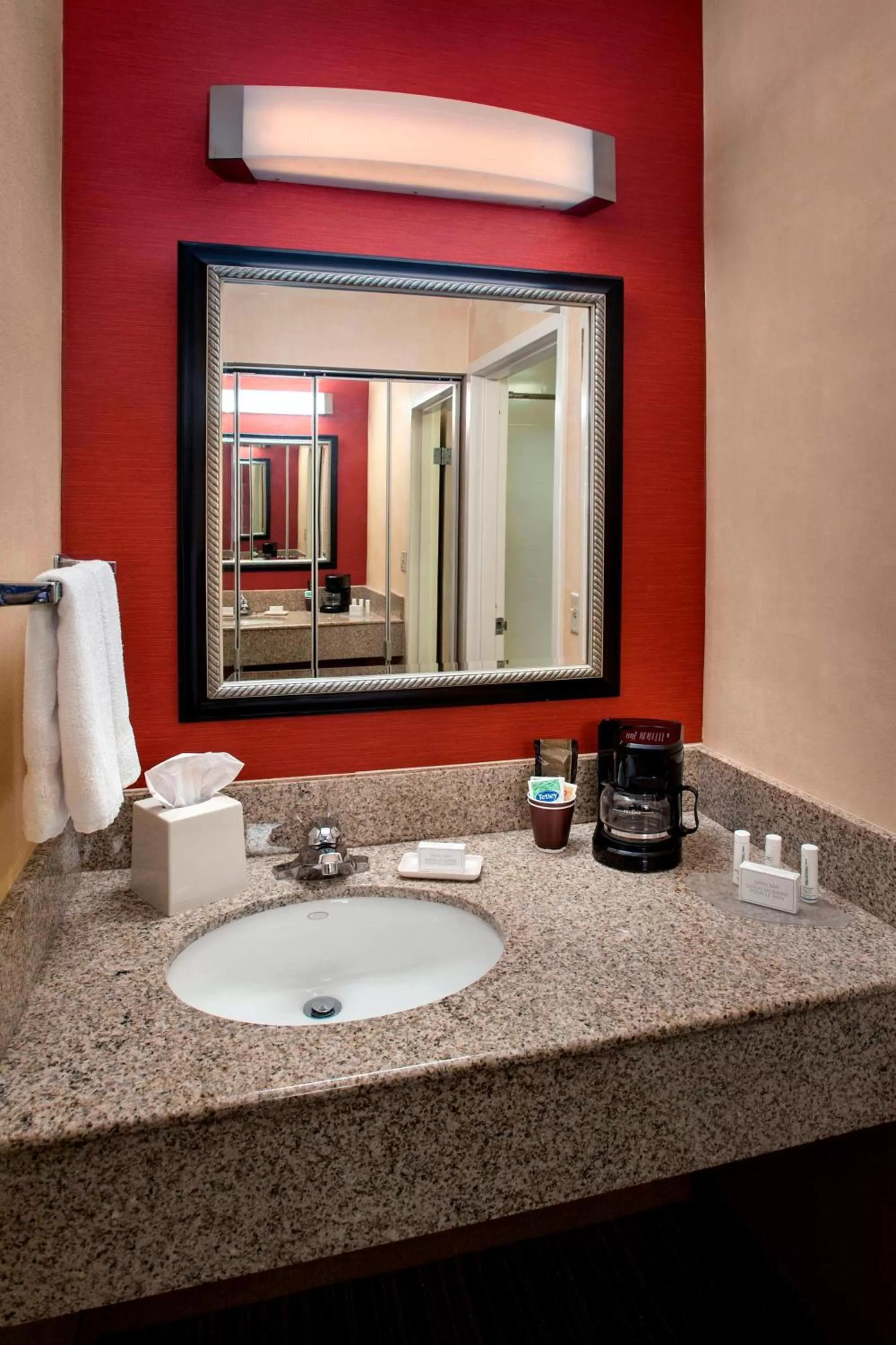 Suite in Courtyard by Marriott Mt. Laurel