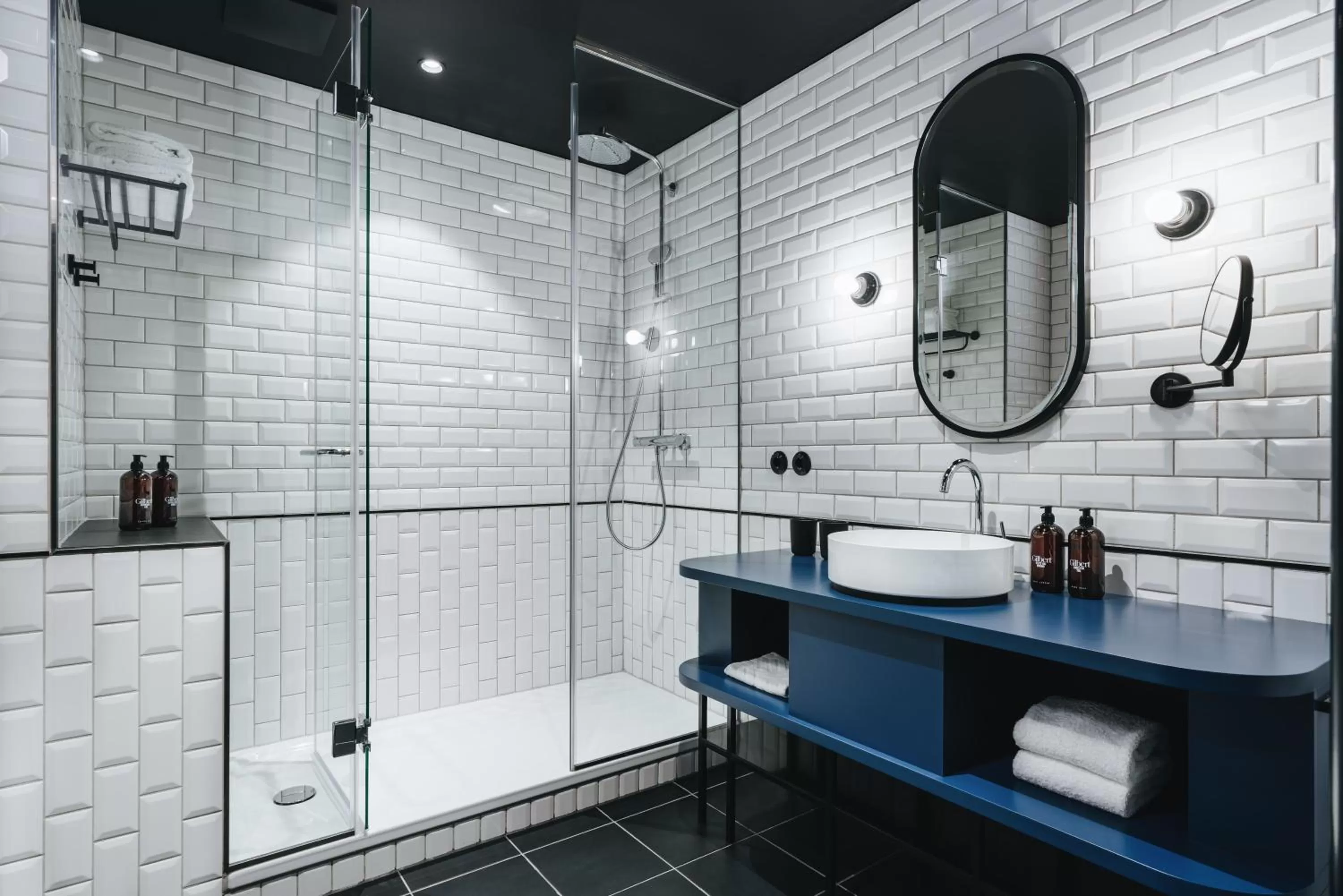 Bathroom in Hotel Gilbert