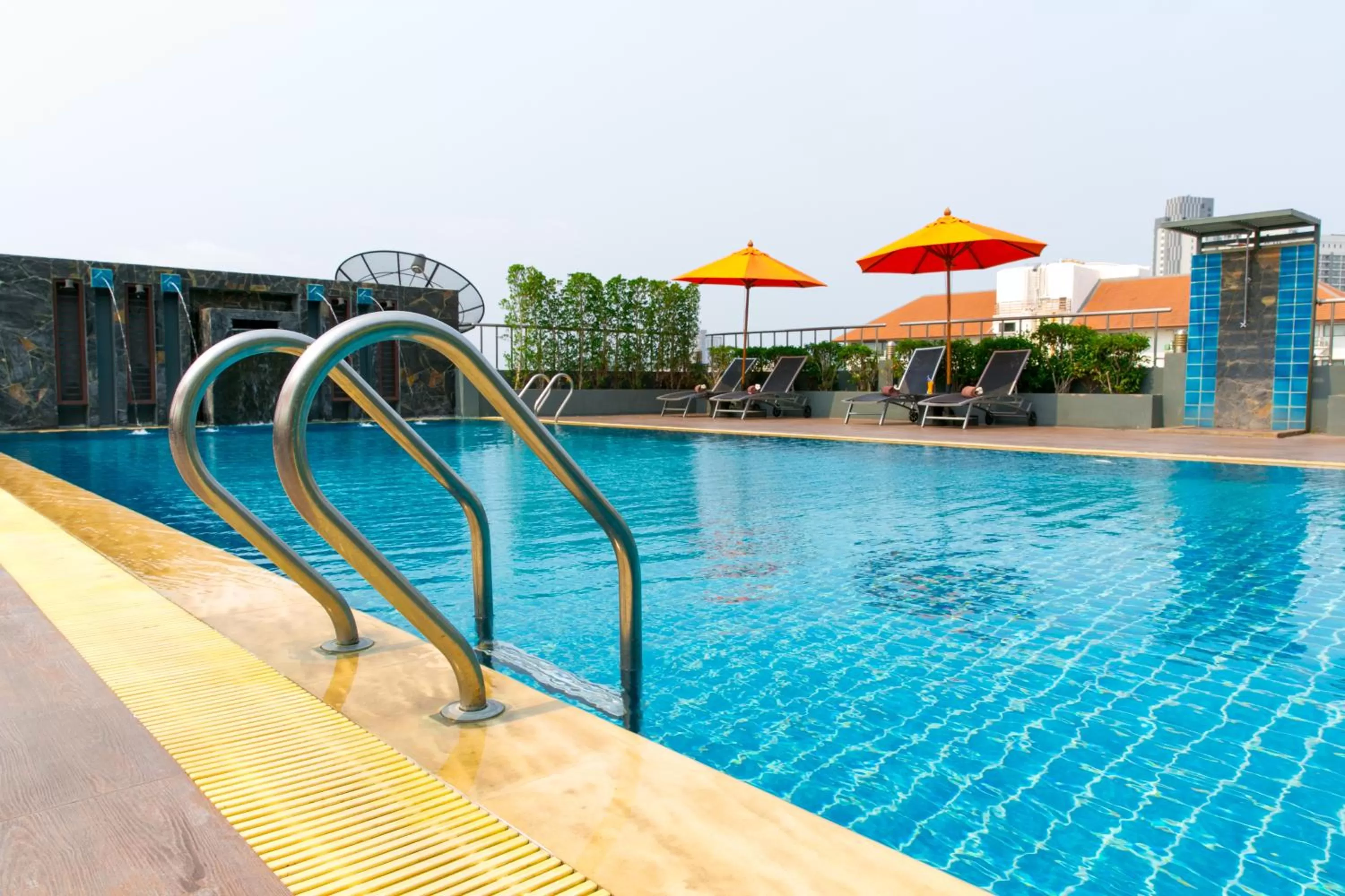 Swimming pool in Adelphi Pattaya