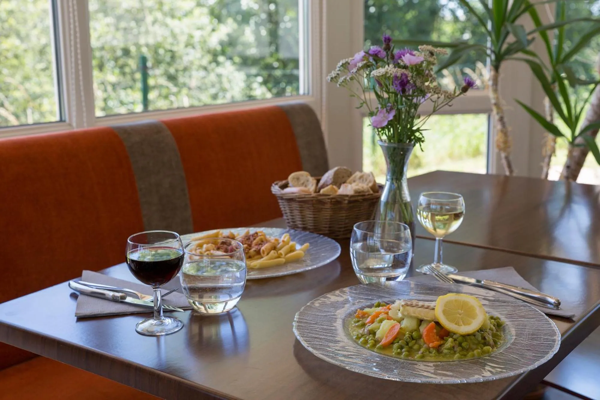 Food close-up in The Originals Access, Hôtel Tulle