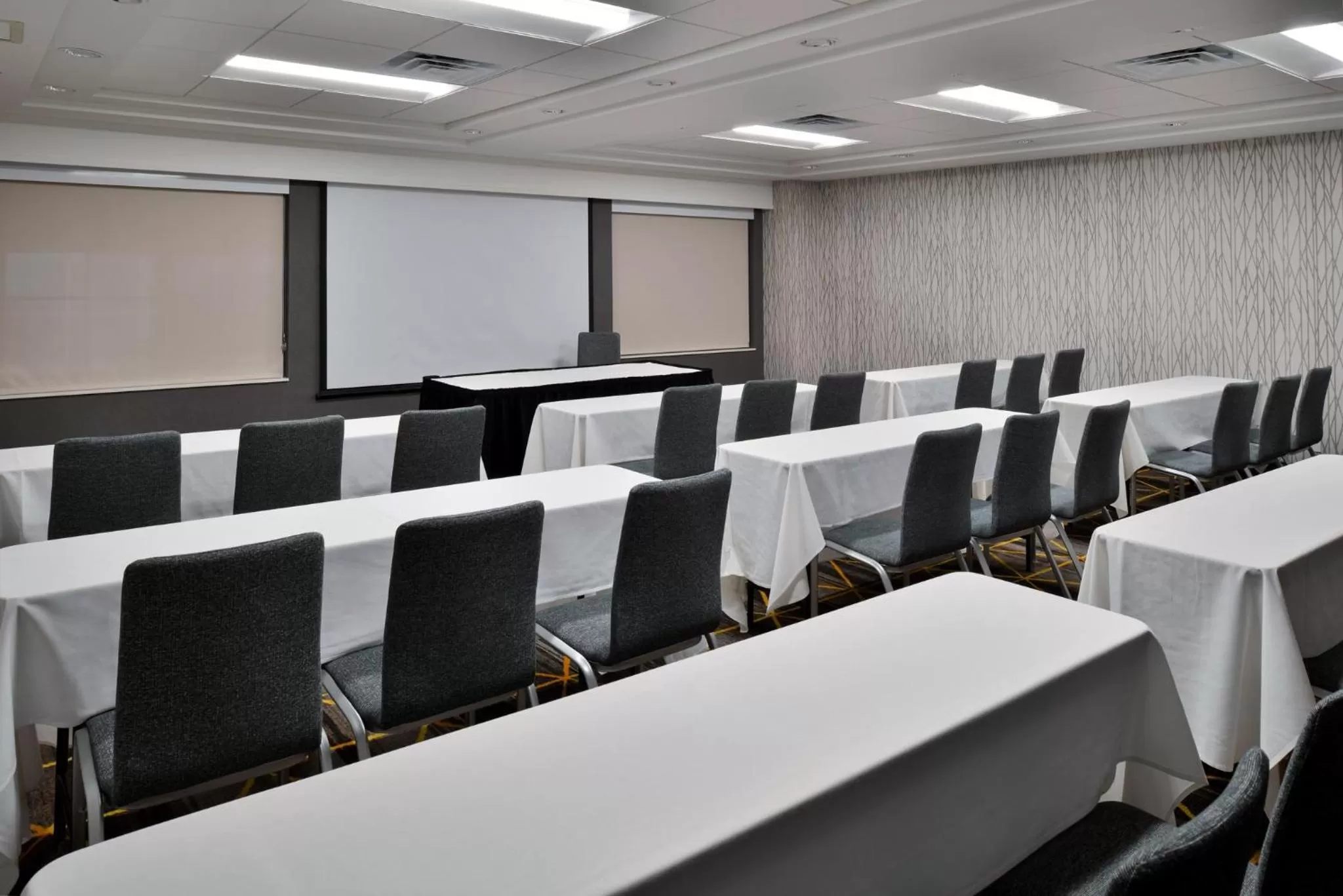 Meeting/conference room in Holiday Inn Hotel & Suites Overland Park-Convention Center by IHG