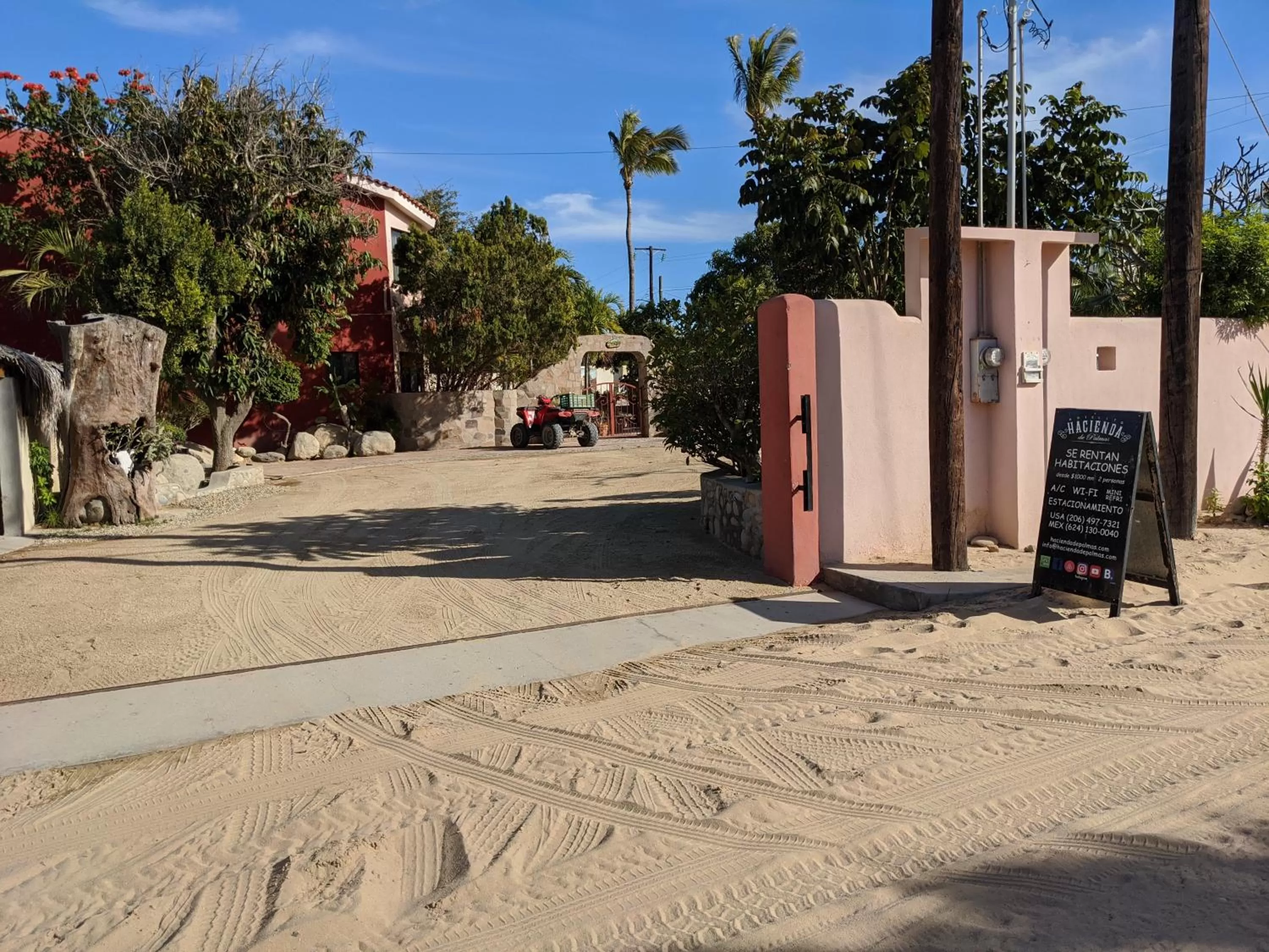 Facade/entrance in Hacienda De Palmas