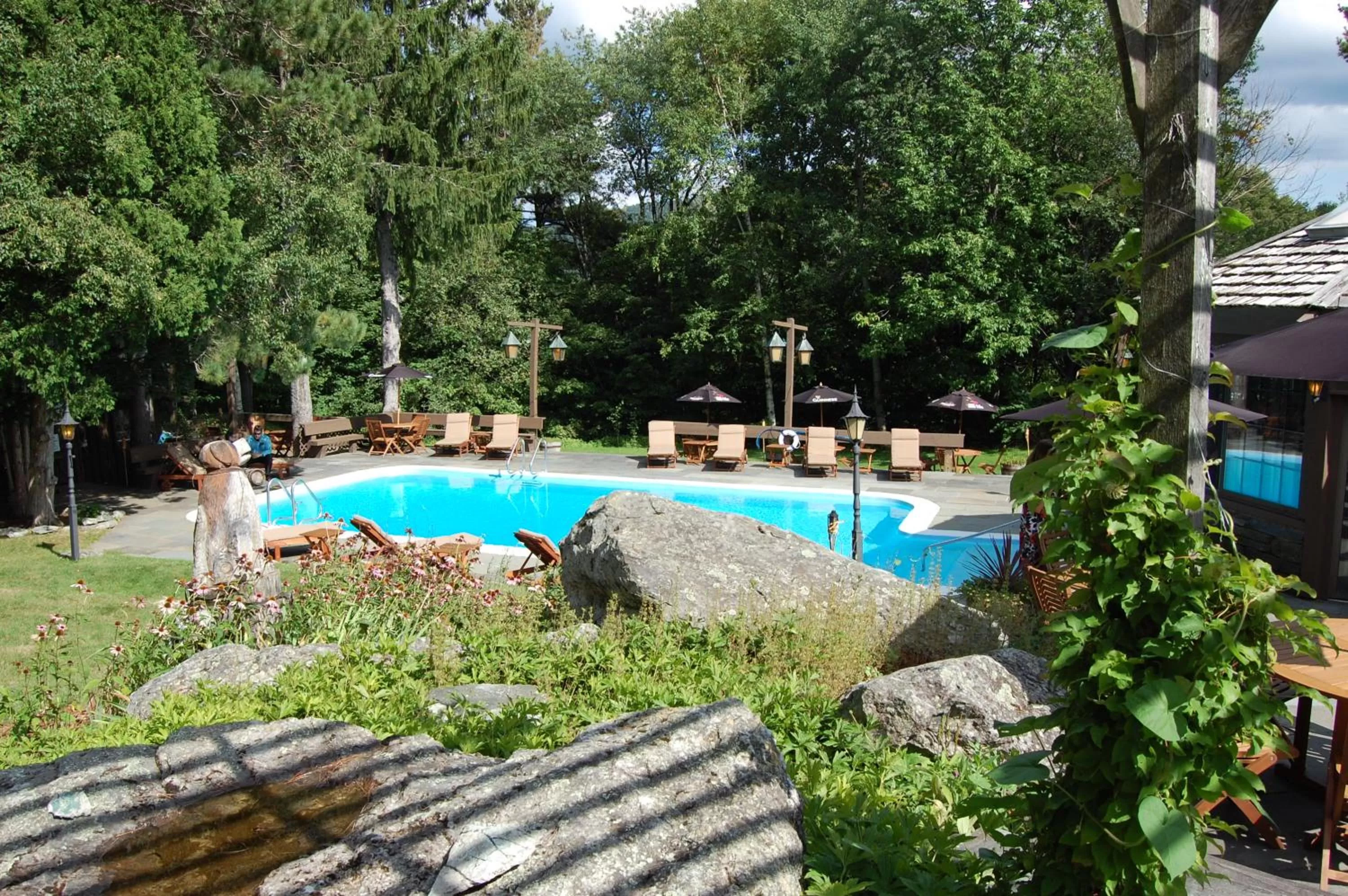 Swimming pool in Summit Lodge