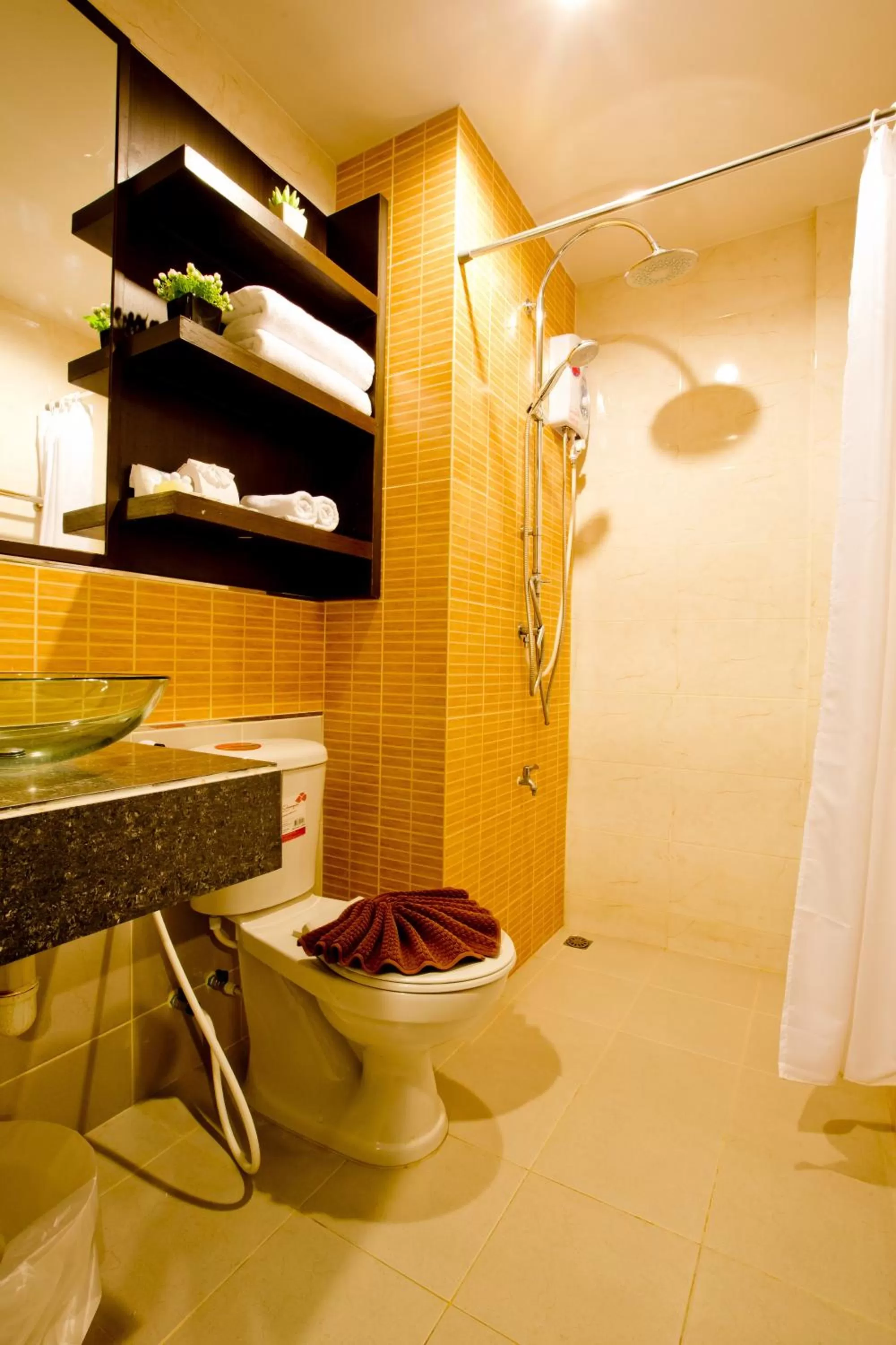 Bathroom in Sinsuvarn Airport Suite Hotel