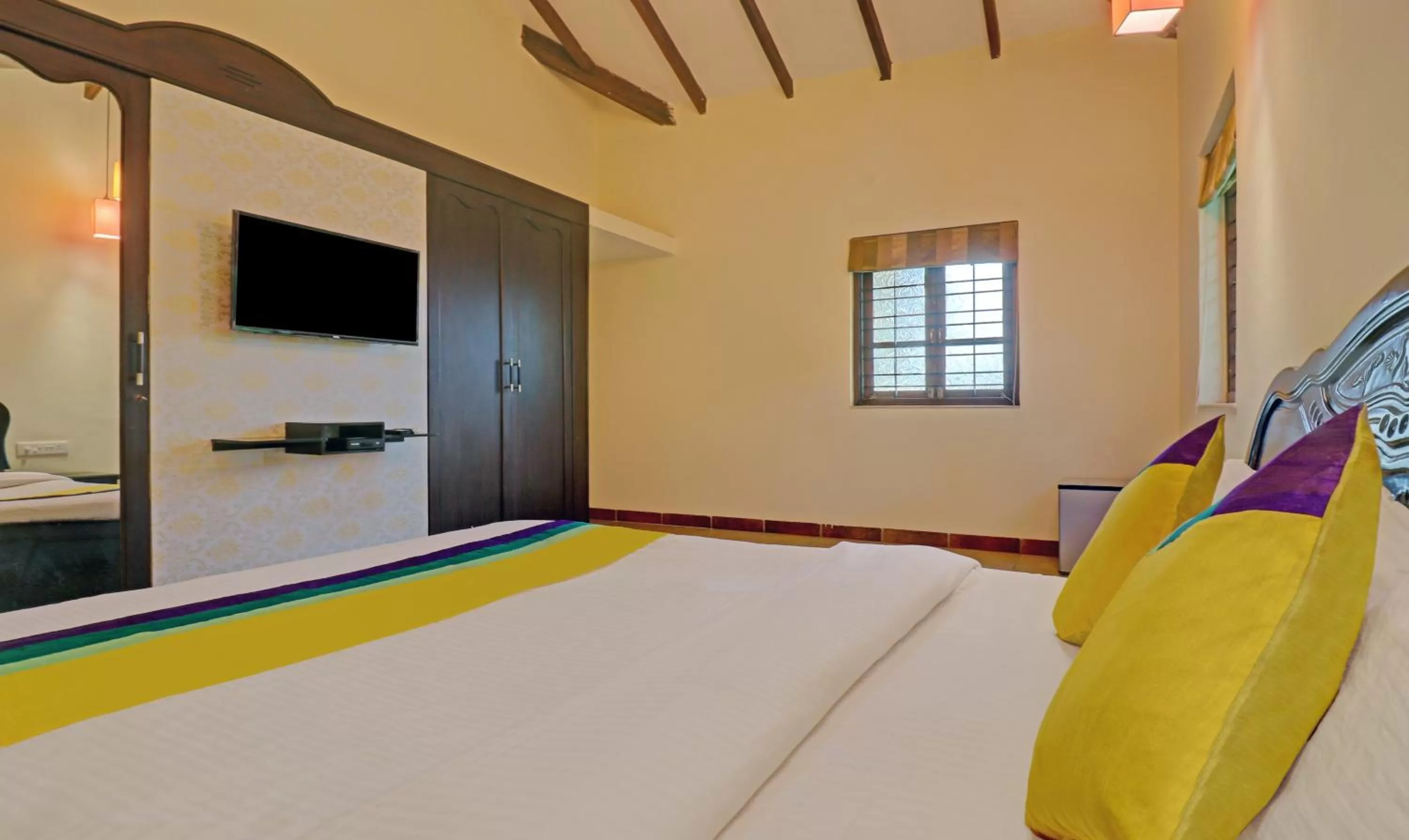 Bedroom, Bed in Itsy Hotels Vailankanni Natures Inn