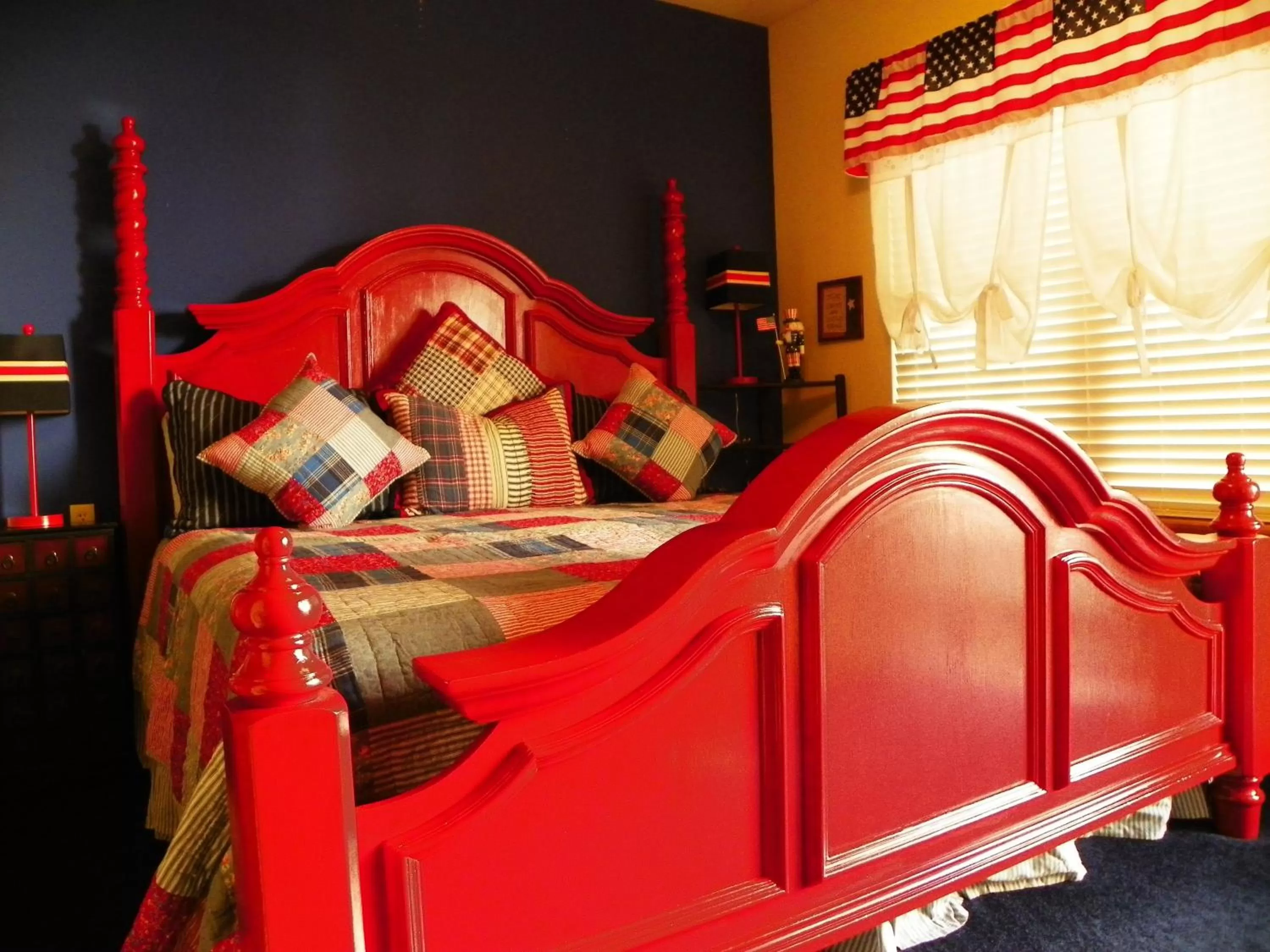 Bed in All Seasons Inn