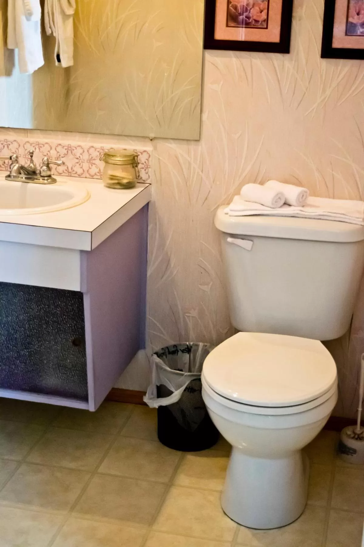 Bathroom in The Dewberry Homestay B&B