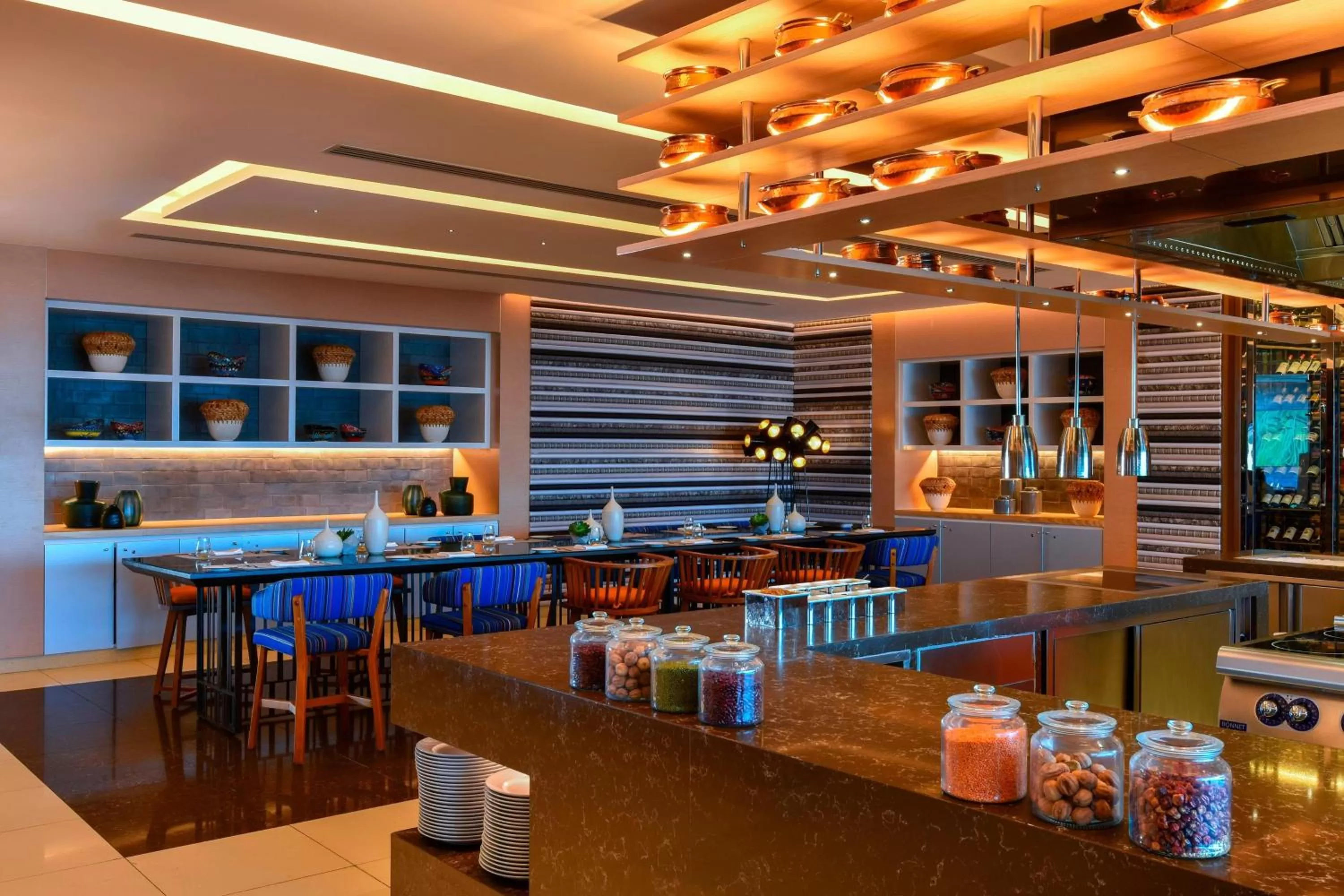 Restaurant/places to eat in W Amman Hotel