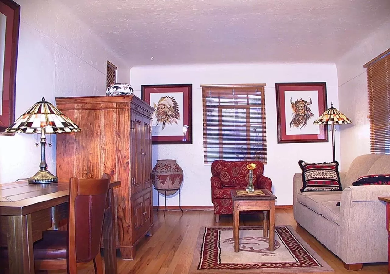Living room in Casas de Suenos Old Town Historic Inn, an Ascend Collection Hotel
