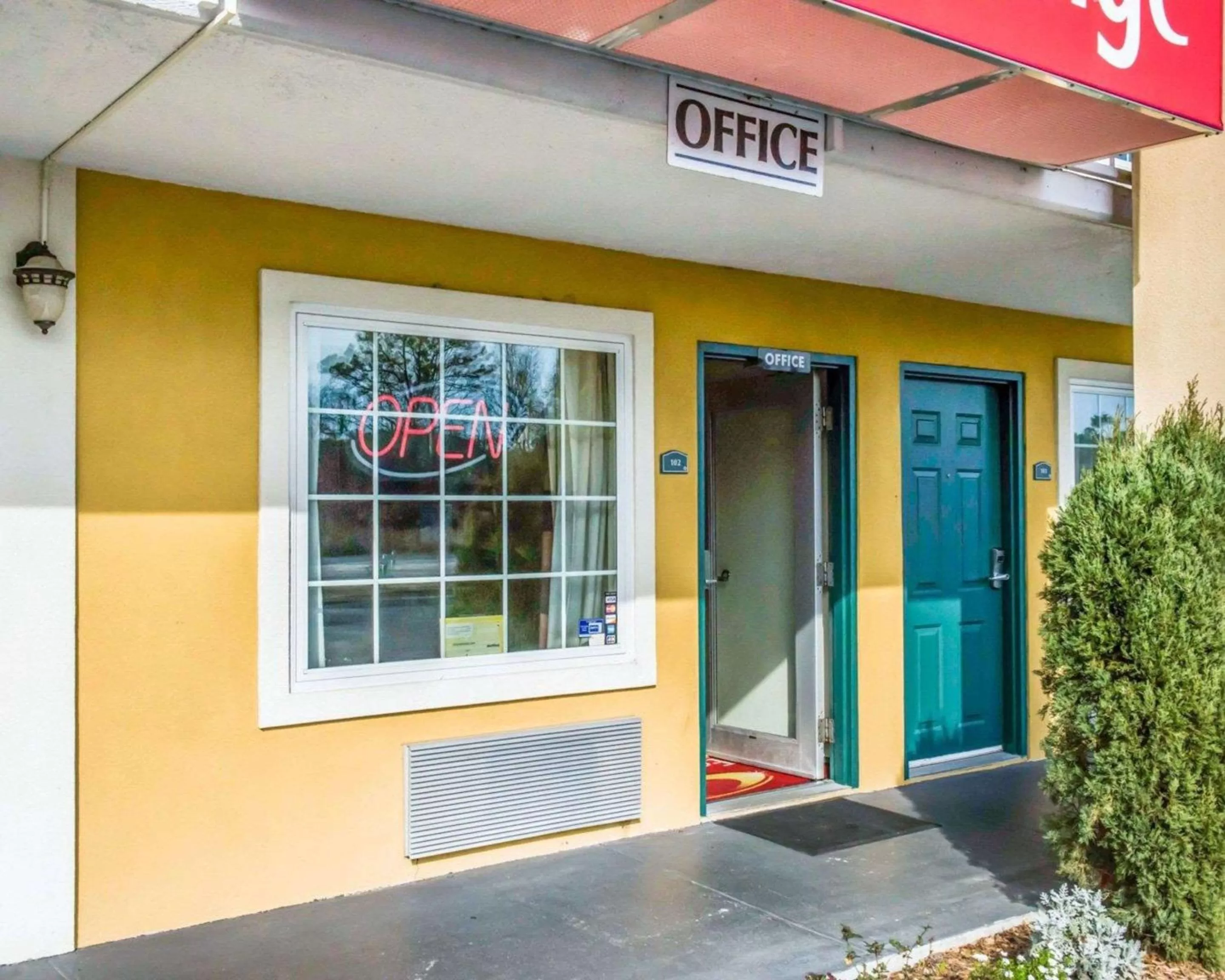 Property building in Econo Lodge Monticello