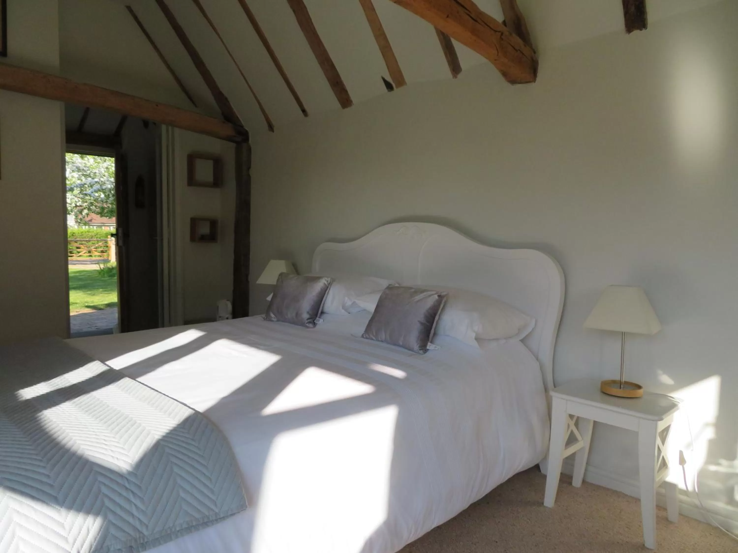 Bed in Wilderness B&B 3 Self Contained Rooms Nr Sissinghurst