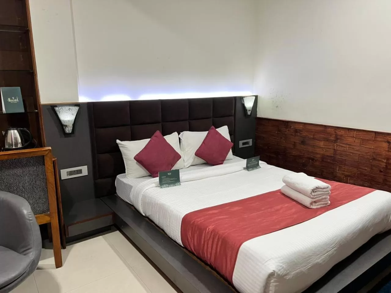 Bed in Muscatel Yavachi - 400 Mts from MG Marg